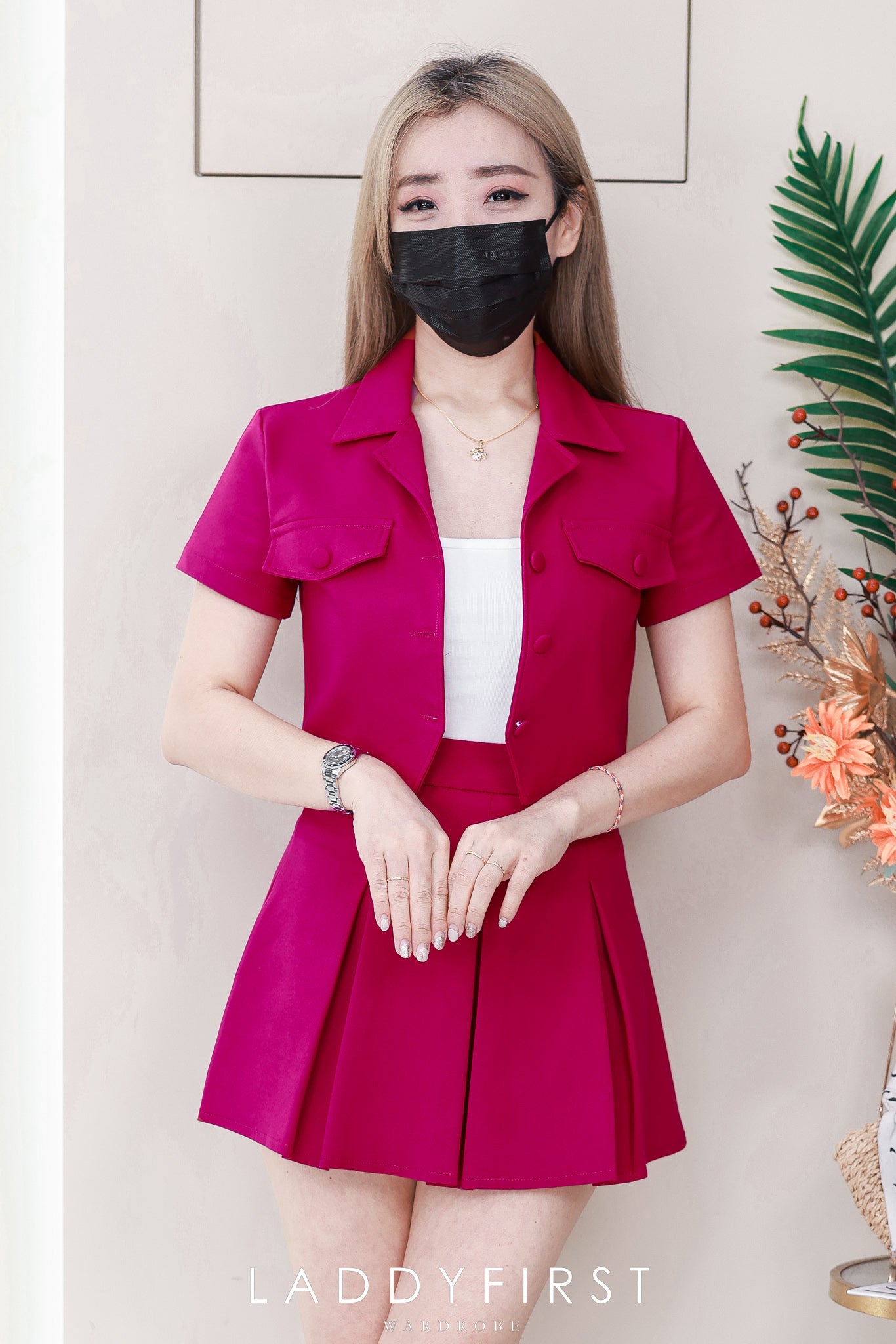 【SS9331】LFW独家爆款 高品质两件式欧美减龄款西装时尚百搭套装 西装翻领短袖上衣，可当小外套穿搭➕西装百褶高腰裙子，内层有里布短裤 ❤️❤️【B-R2-C6】