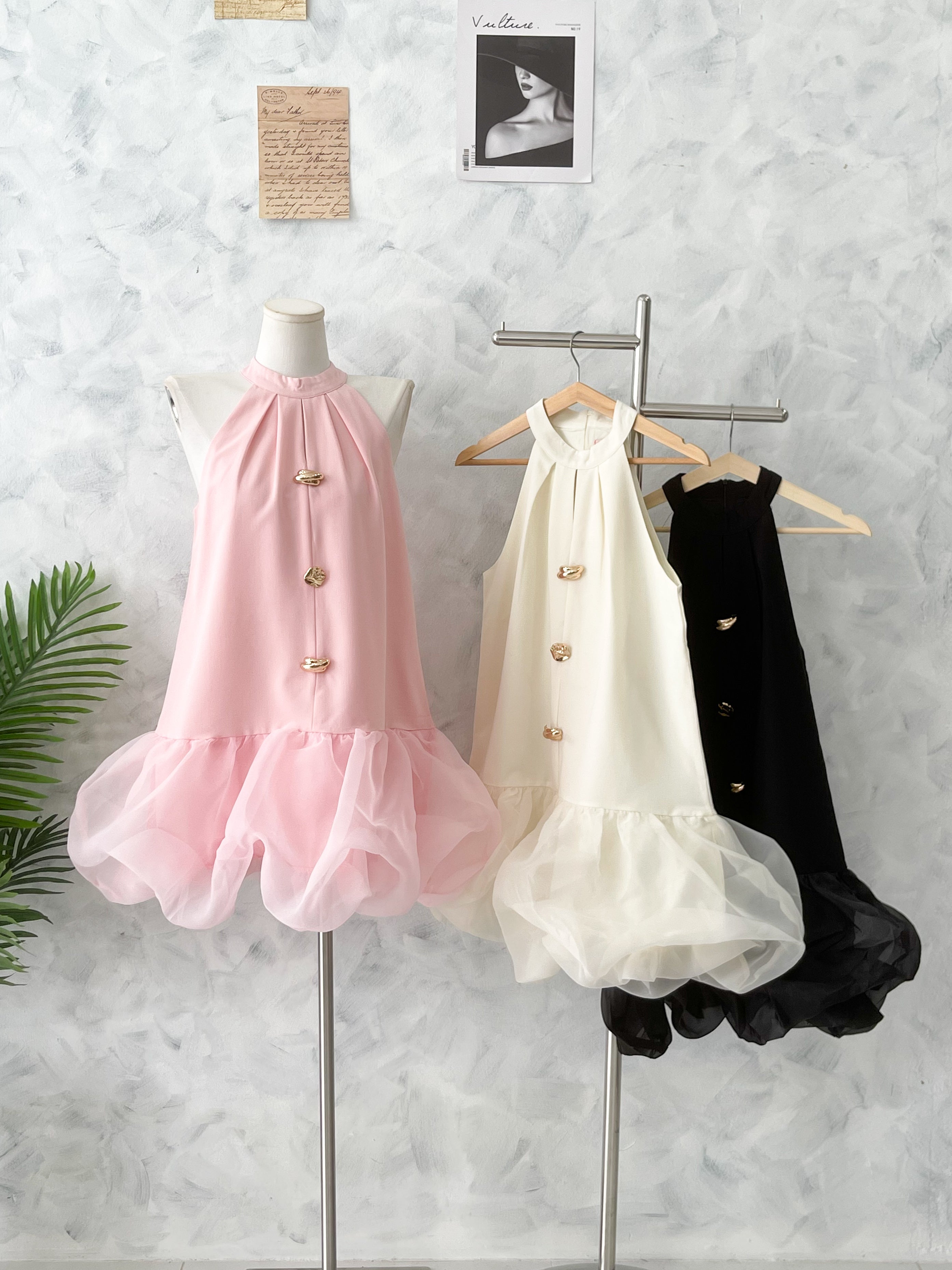 【D81673 / 37491】高品质可盐可甜名媛风拼接网纱花苞连身裙子，内层有里布短裤 ❤❤