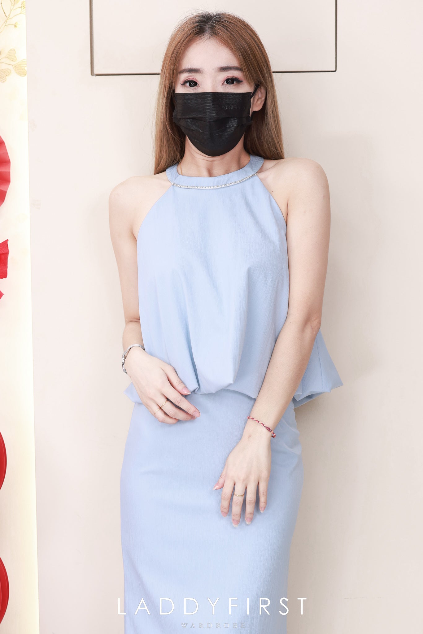 【SS21868 / 37739】高品质高端气质名媛风花苞套装 挂脖花苞无袖上衣➕高腰长裙，后中开叉设计 ❤️❤️ 【B-R1-C2】