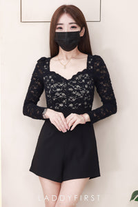 【D8229601】🧧 宠粉福利回馈 🧧【LFW独家小圆饼】高品质蕾丝绣花长袖上衣拼接西装连身短裤，有口袋 ❤️❤️【E-R2-C2】