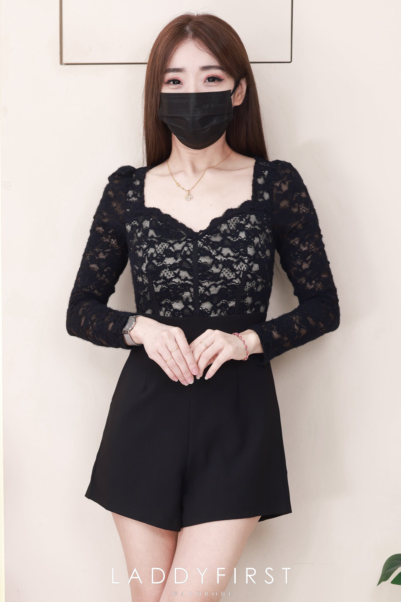 【D8229601】🧧 宠粉福利回馈 🧧【LFW独家小圆饼】高品质蕾丝绣花长袖上衣拼接西装连身短裤，有口袋 ❤️❤️【E-R2-C2】