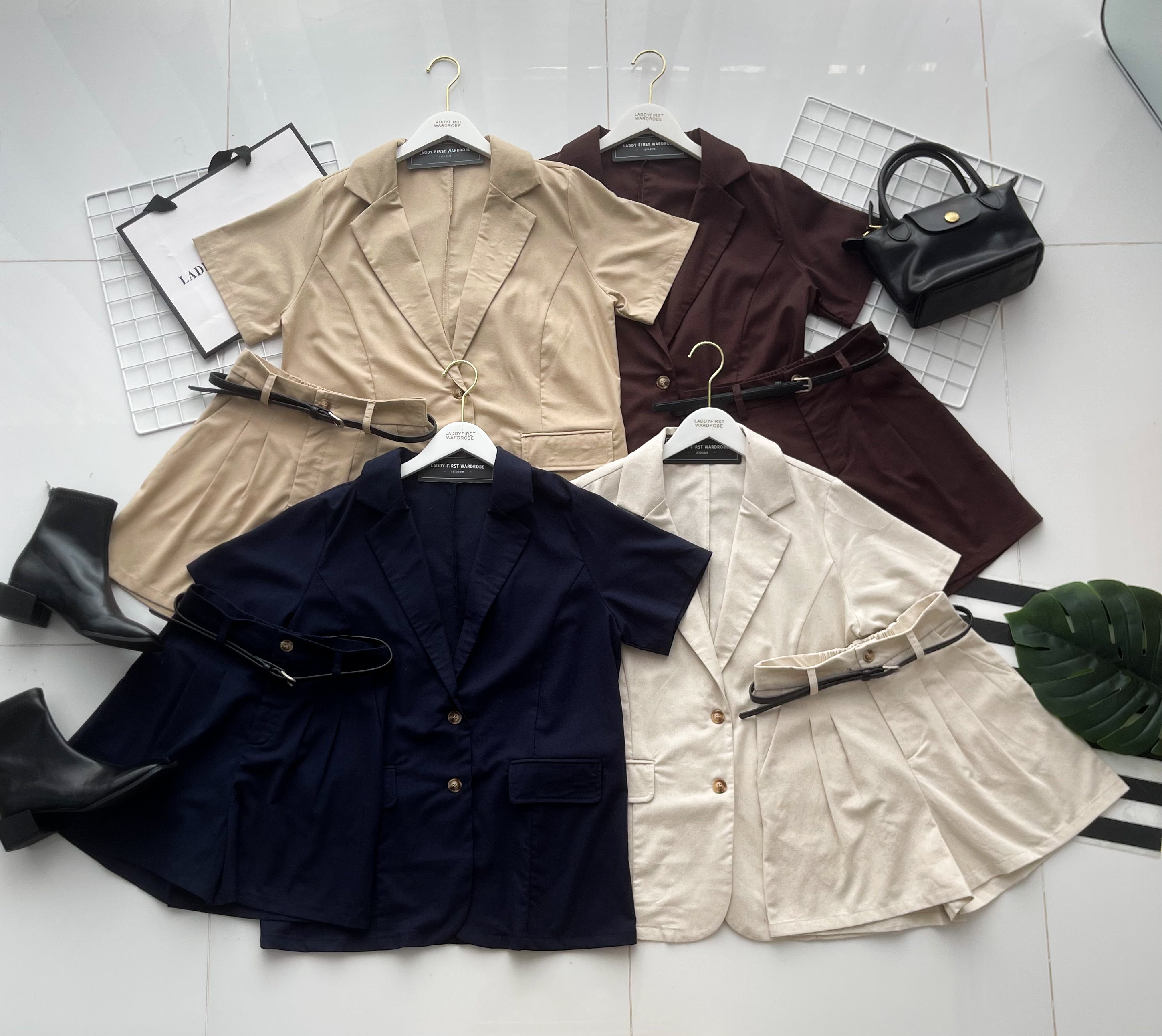 【SS82810】高品质韩系气质感棉麻西装套装 宽松大版型翻领上衣/外套➕四分高腰百搭短裤，有口袋，附送腰带 ❤️❤️