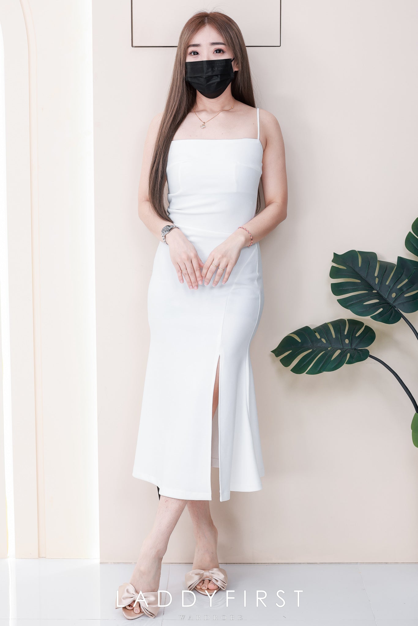 【D8077】高品质四面弹力高端气质无袖肩带连身裙子，侧边下摆开叉设计 ❤️❤️