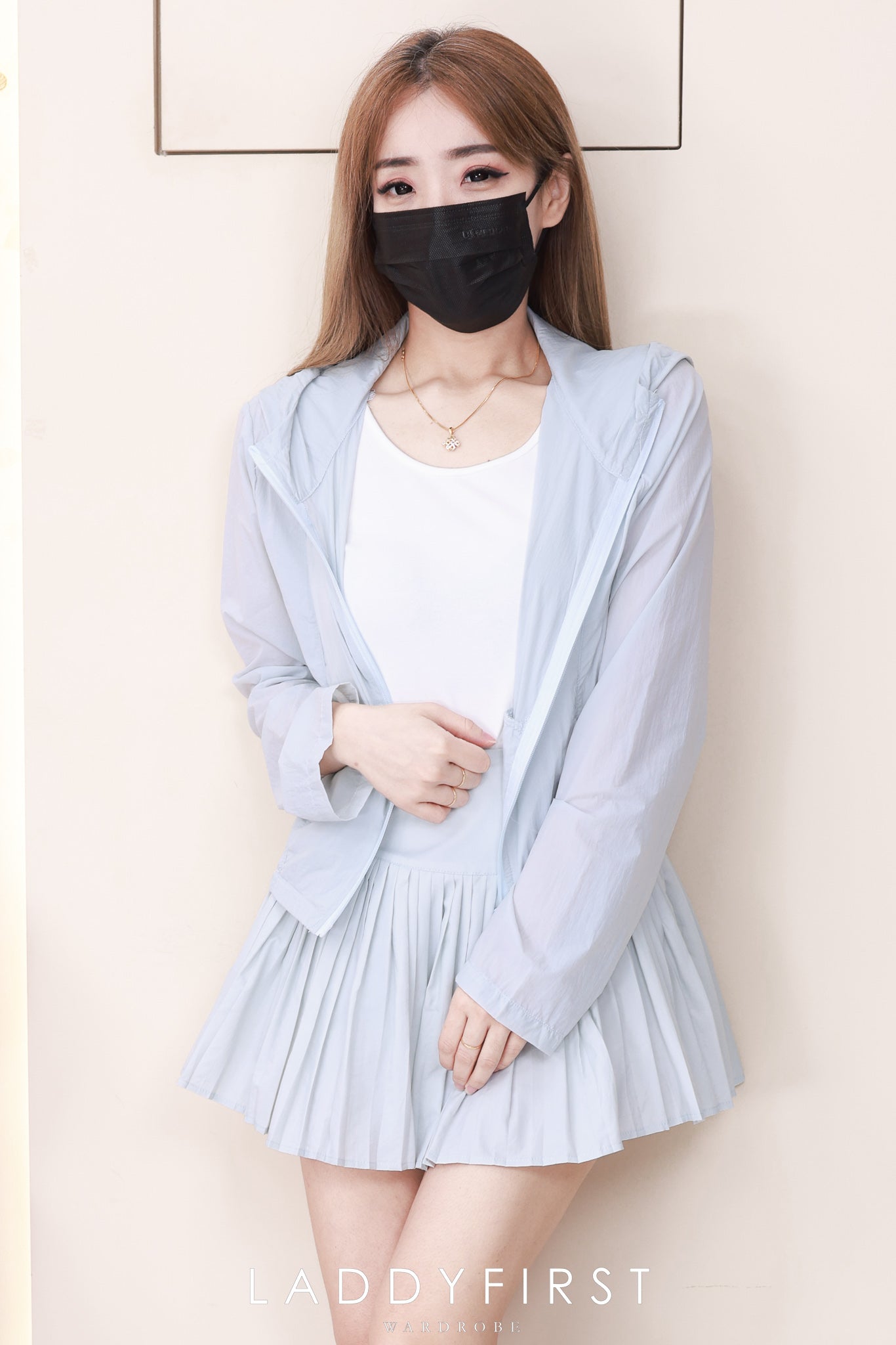 【SS88336】高品质三件套减龄学院风套装 轻薄连帽长袖防嗮外套➕纯棉弹力内搭上衣➕百褶高腰百搭裙子，内层有里布短裤 ❤️❤️