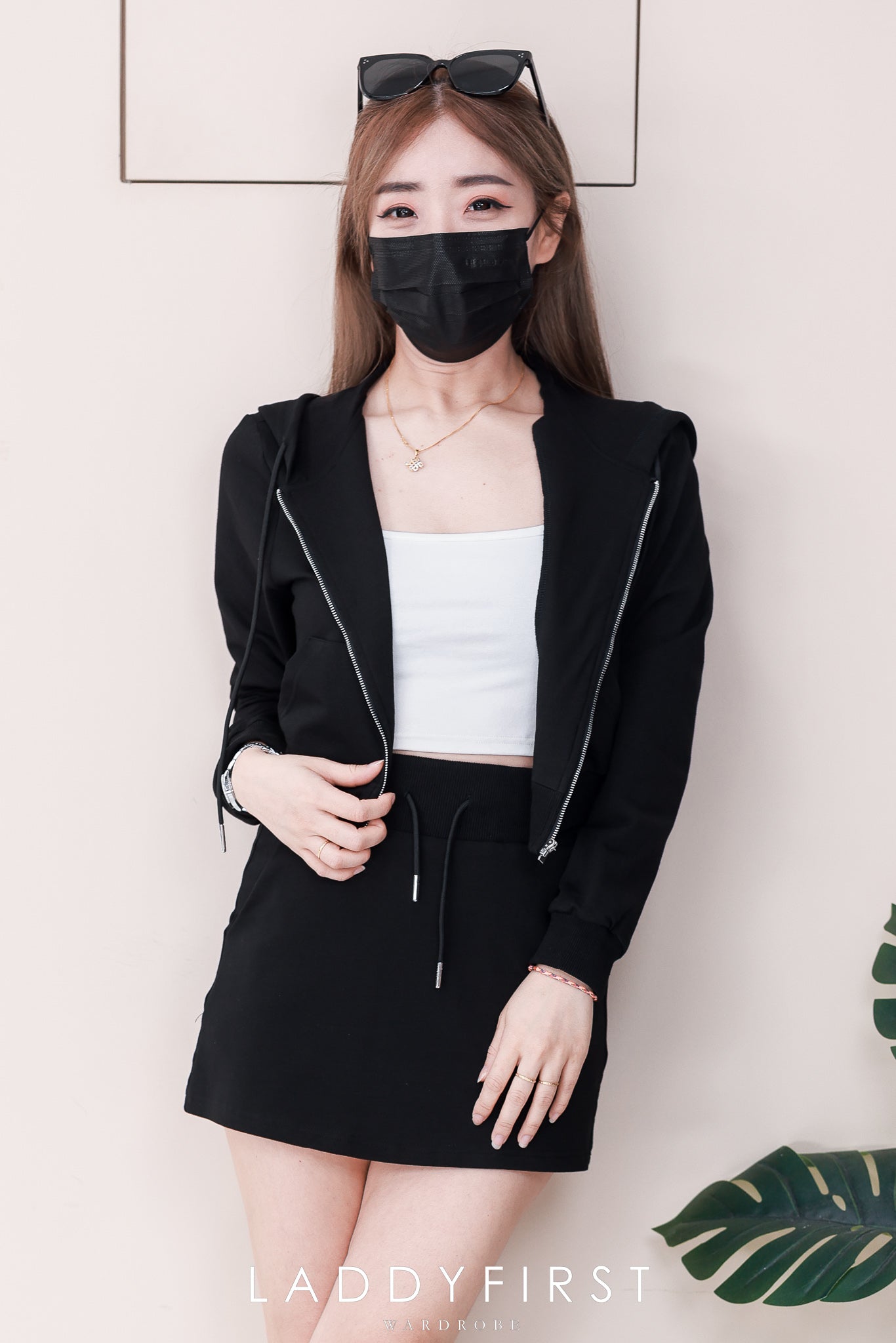【SS3531】【独家小圆饼】高品质两件式卫衣棉简约休闲百搭套装 连帽长袖短版上衣外套➕抽绳松紧弹力高腰百搭裙子，内层有里布短裤，有口袋 ❤️❤️
