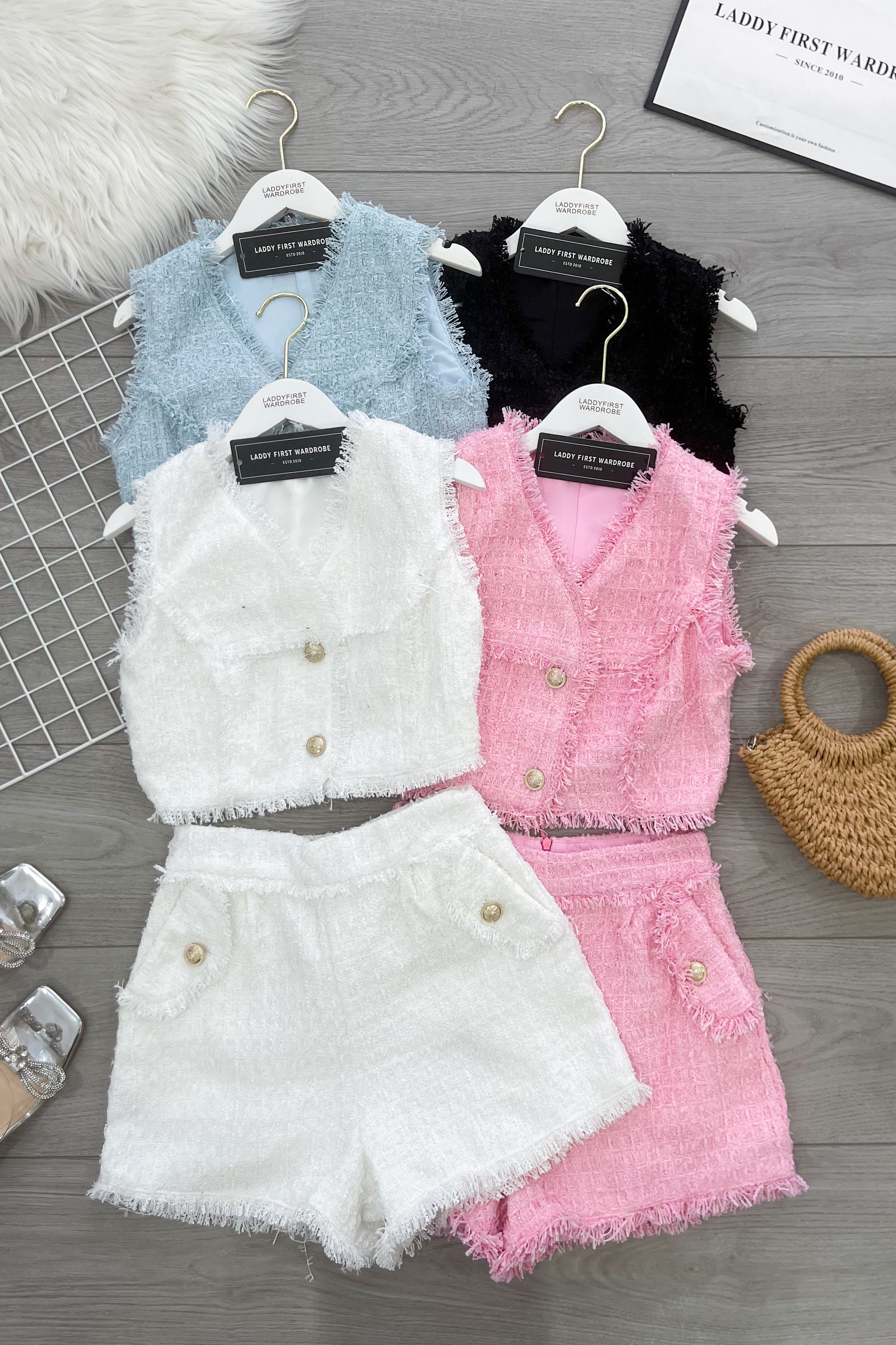 【SS21677 / 37419】高品质两件式精致马甲式小香风套装 马甲式小香风上衣➕小香风高腰百搭短裤，有口袋 ❤️❤️ 【D-R1-C4】