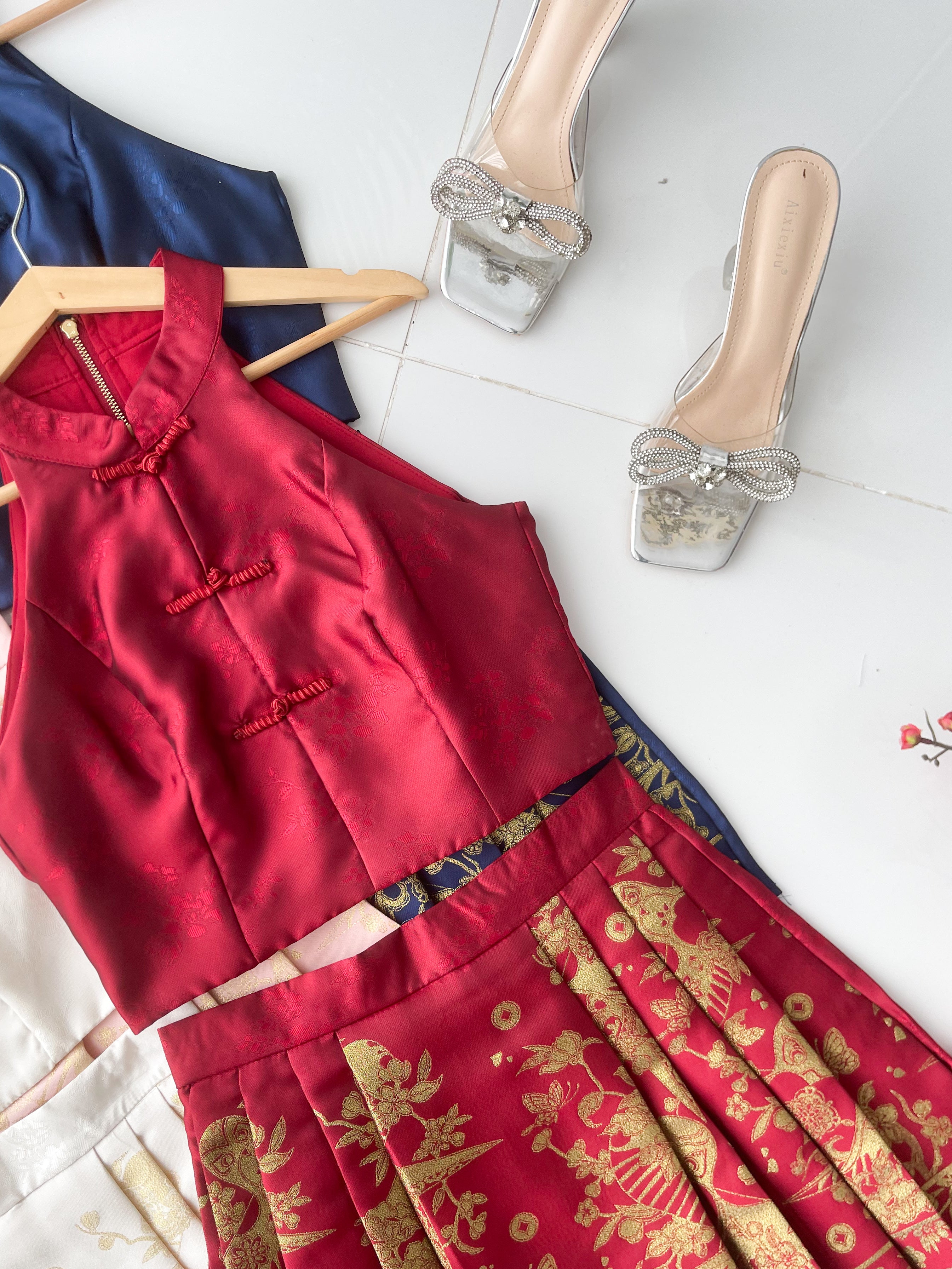 【SS21840 / 388617】高品质两件式高贵贵气马面裙套装 CUT IN无袖旗袍上衣➕百褶马面裙子，内层有里布短裤 ❤️❤️