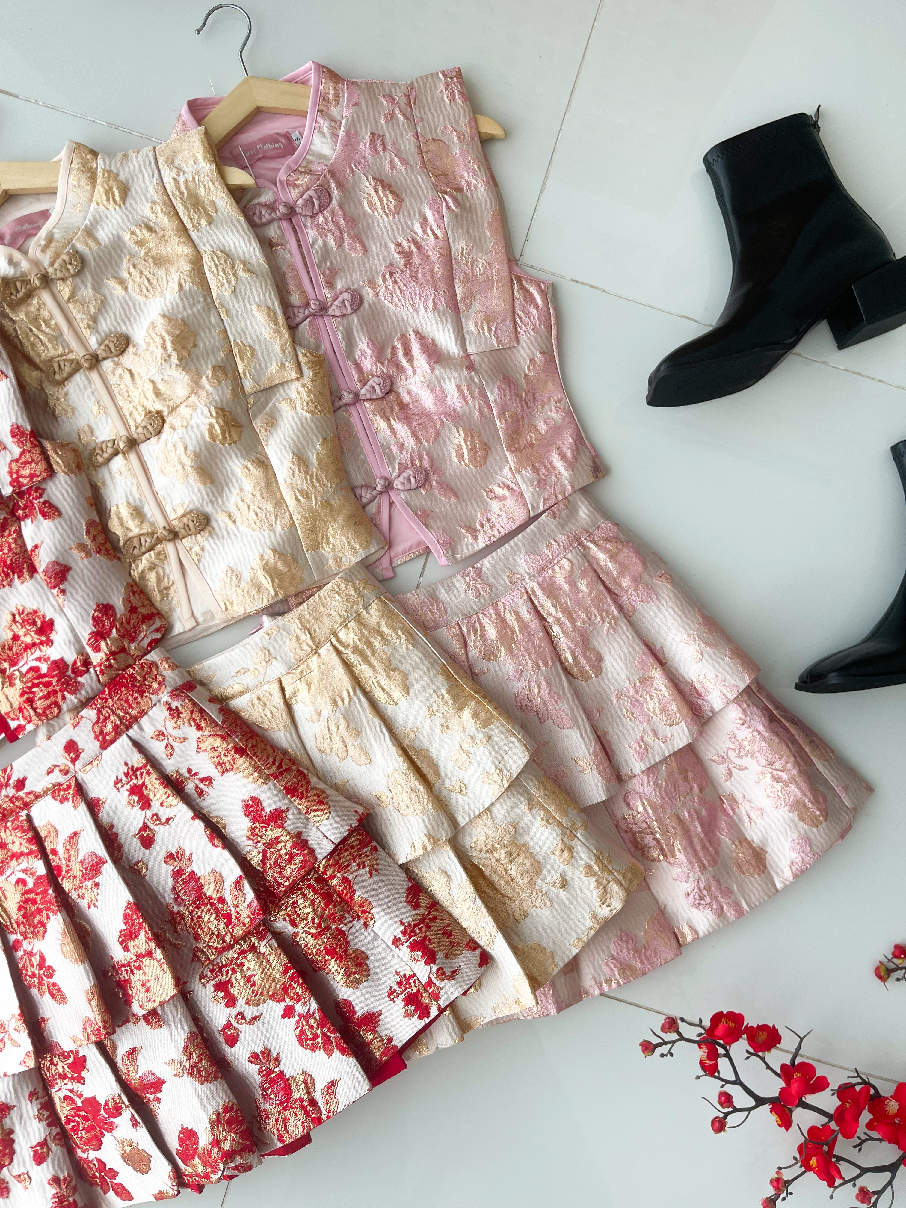 【SS6983】高品质两件式新中式提花旗袍套装 马甲无袖提花旗袍上衣➕提花蛋糕百褶高腰裙子，内层有里布短裤 ❤️❤️