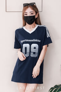 【T14260 / 9062】高品质V领09字母拉线设计纯棉OVERSIZED 上衣 ❤❤ 【B-R2-C4】