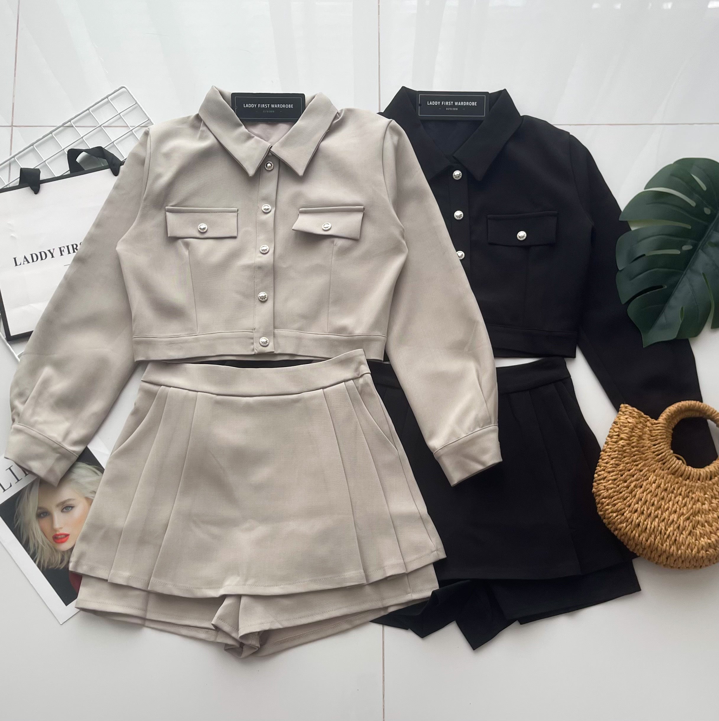 【SS82720】【补厂家现货⚡⚡】高品质两件式韩版工装风套装 翻领长袖上衣/外套➕高腰百搭百褶裤裙，前后裙 ❤️❤️