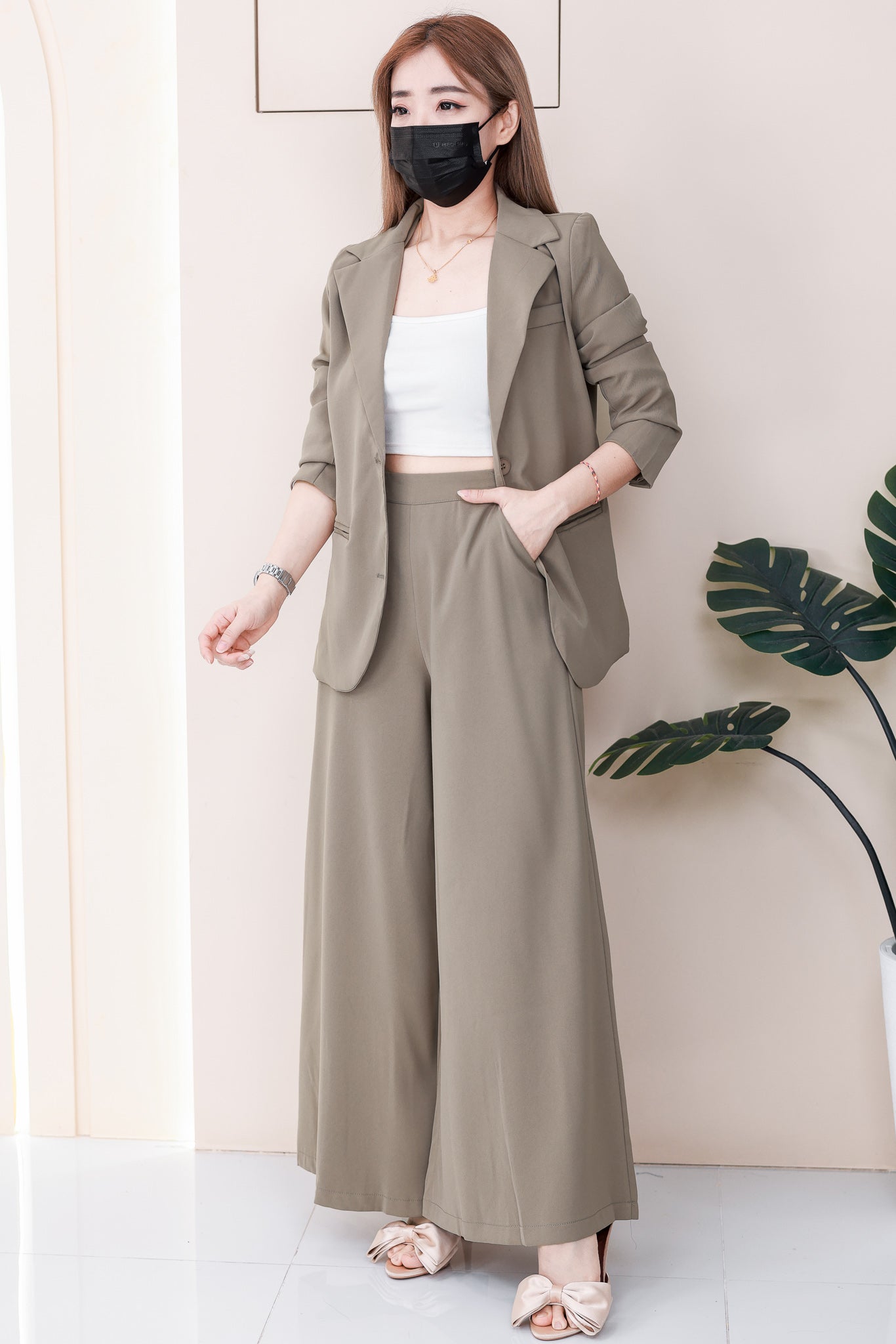 【SS2516】高品质两件式Oversized OL LOOK 气质西装套装 V翻领长袖西装外套➕宽腿阔脚西装高腰百搭长裤，有口袋 ❤️❤️