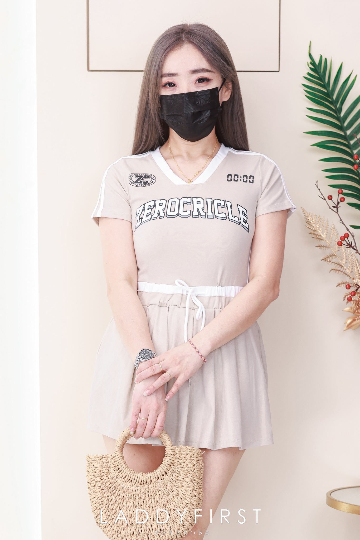 【SS823233】高品质两件式纯棉运动风休闲套装 V领字母短袖上衣➕松紧腰前裙后裤高腰百搭裤裙，有口袋 ❤️❤️