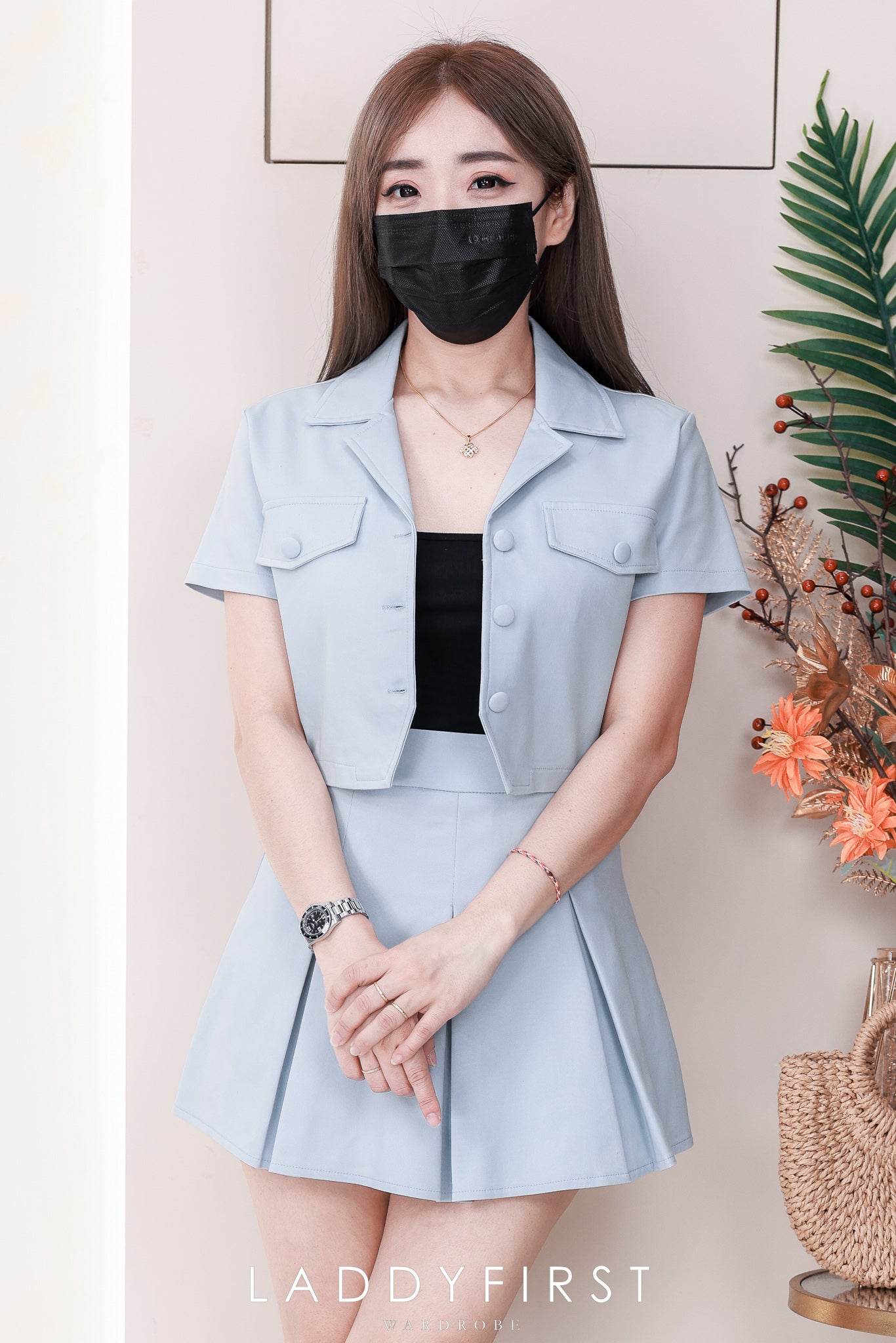 【SS9331】LFW独家爆款 高品质两件式欧美减龄款西装时尚百搭套装 西装翻领短袖上衣，可当小外套穿搭➕西装百褶高腰裙子，内层有里布短裤 ❤️❤️