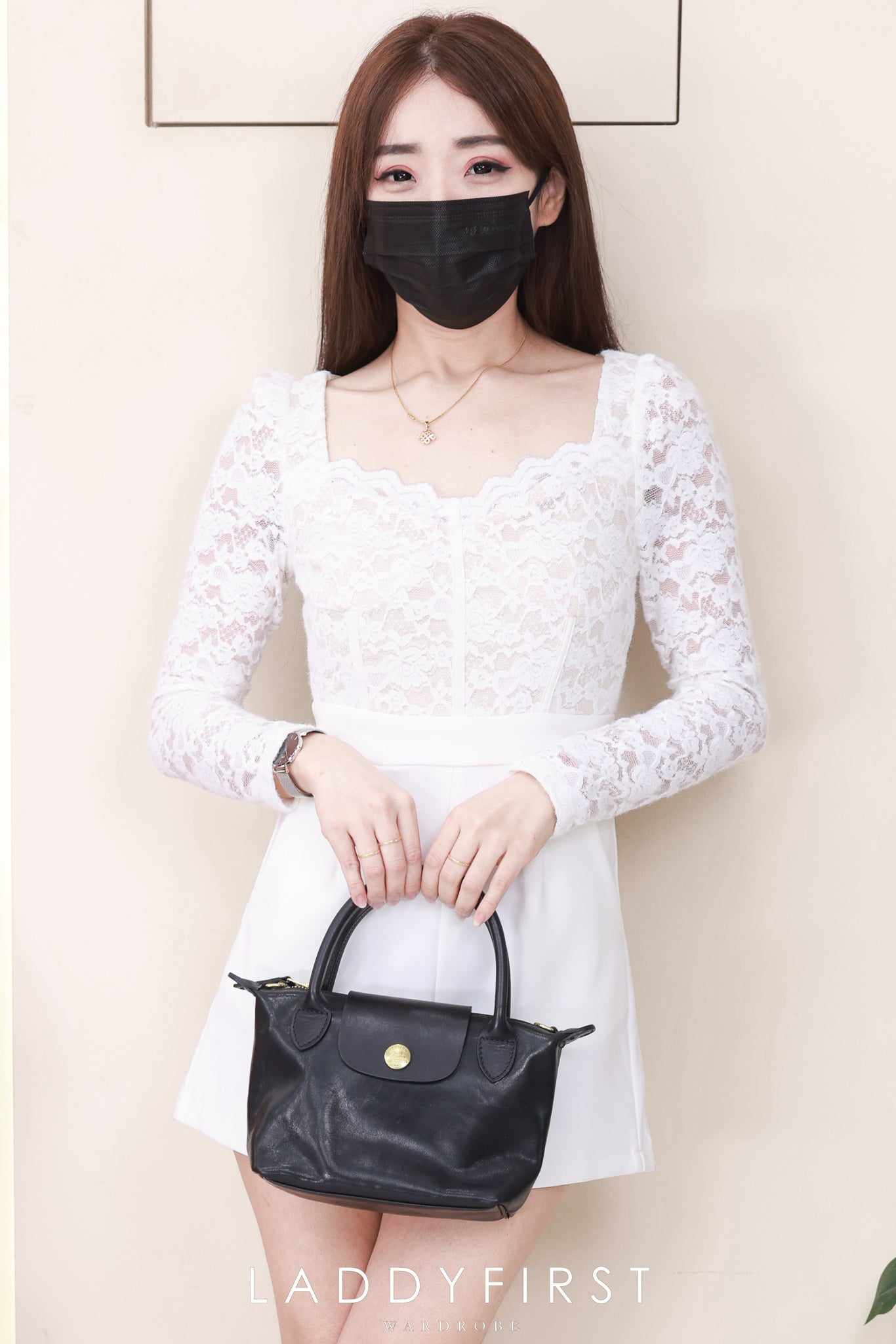 【D8229601】🧧 宠粉福利回馈 🧧【LFW独家小圆饼】高品质蕾丝绣花长袖上衣拼接西装连身短裤，有口袋 ❤️❤️【E-R2-C2】