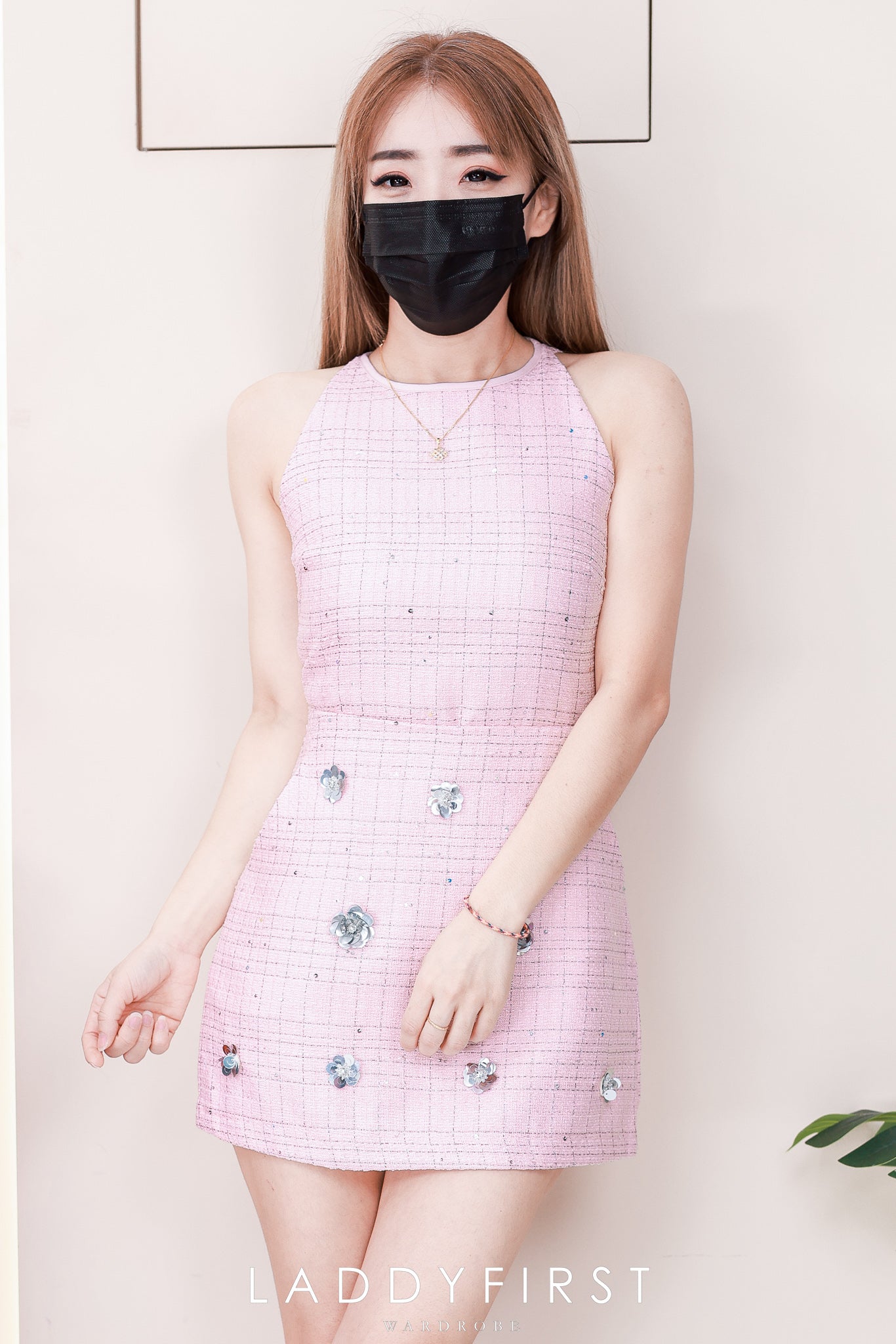 【SS16961】高品质两件式气质韩系闪亮小香风套装 小香风无袖上衣➕亮片钉珠小花朵小香风高腰裙子，内层有里布短裤，有口袋 ❤️❤️