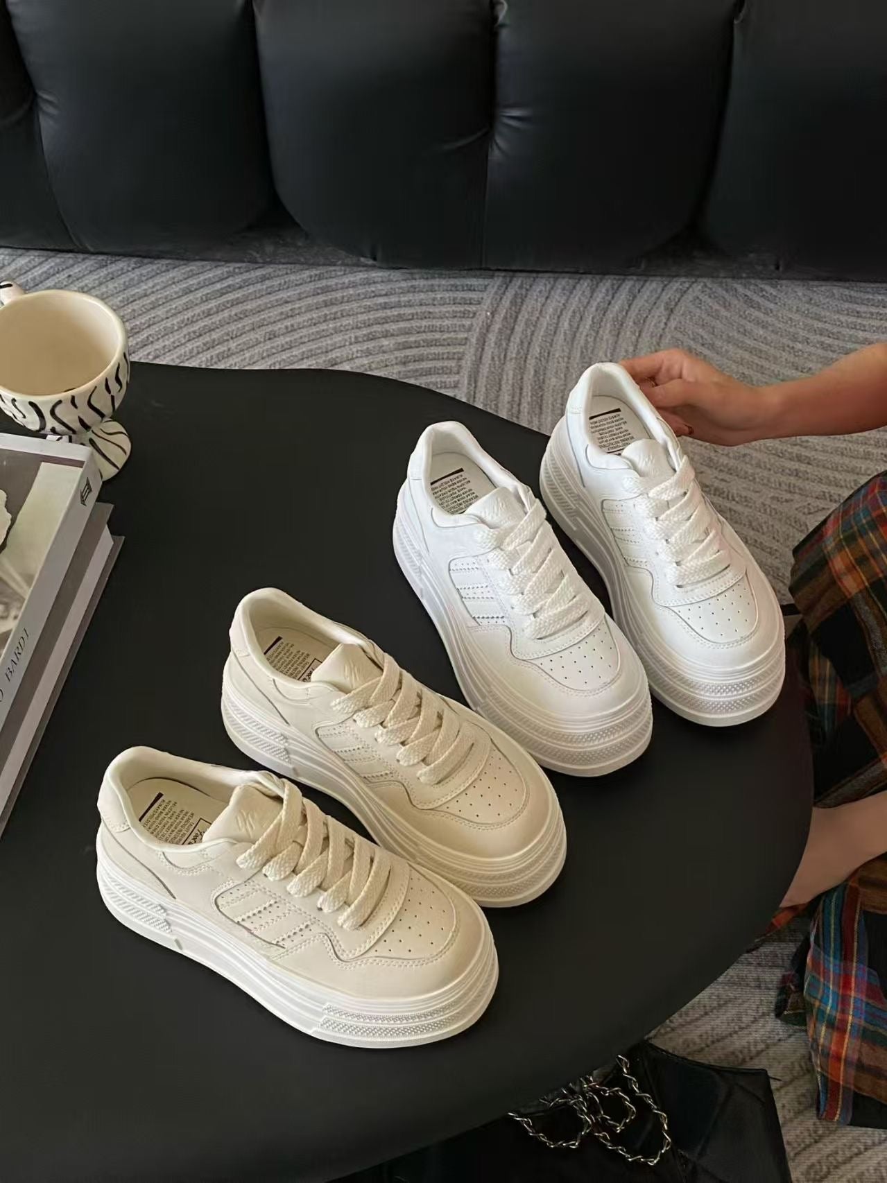 【R106-1】🔅精选预售款🔅 高质量韩版厚底百搭真皮松糕小白鞋 ❤️