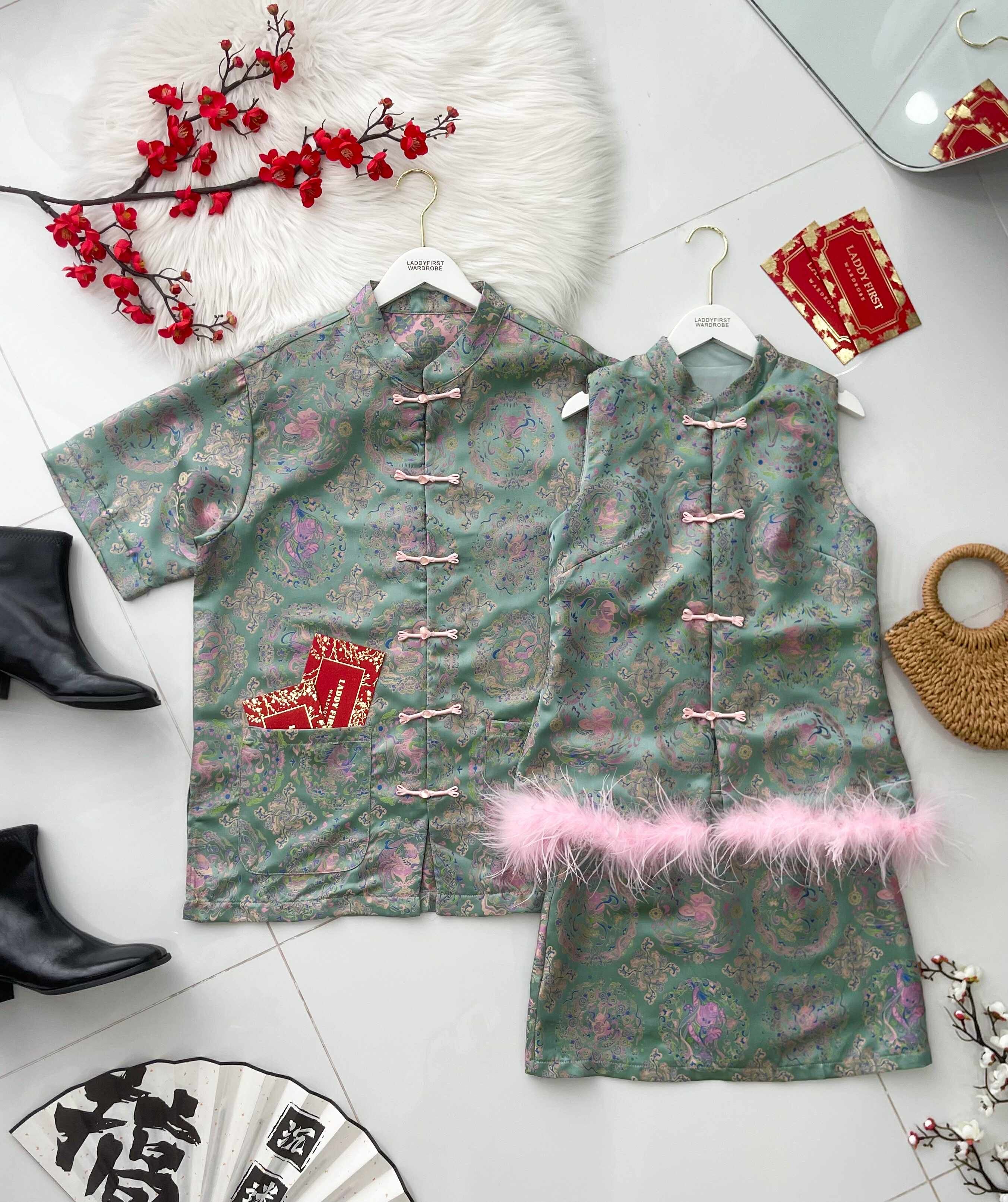 【SS24141】⚡️精选预定款⚡️高品质两件式气质国风新中式提花旗袍套装 拼接毛毛无袖旗袍上衣➕旗袍高腰裙子，内层有里布短裤 ❤️❤️