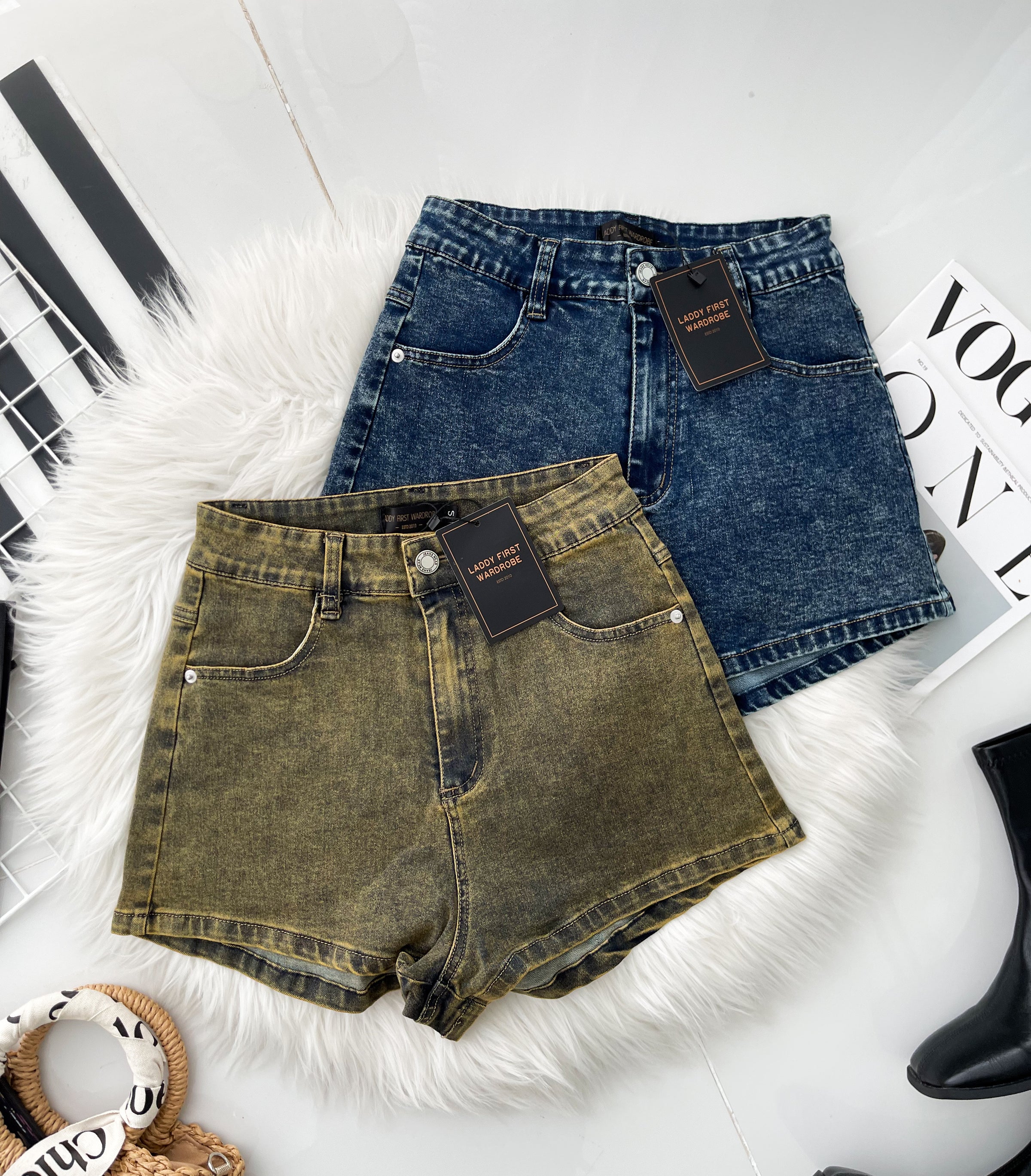 【S3520】LFW独家爆款高品质牛仔COTTON JEANS日常简约休闲百搭牛仔高腰短裤，有口袋 ❤️❤️ 【D-R3-C1】