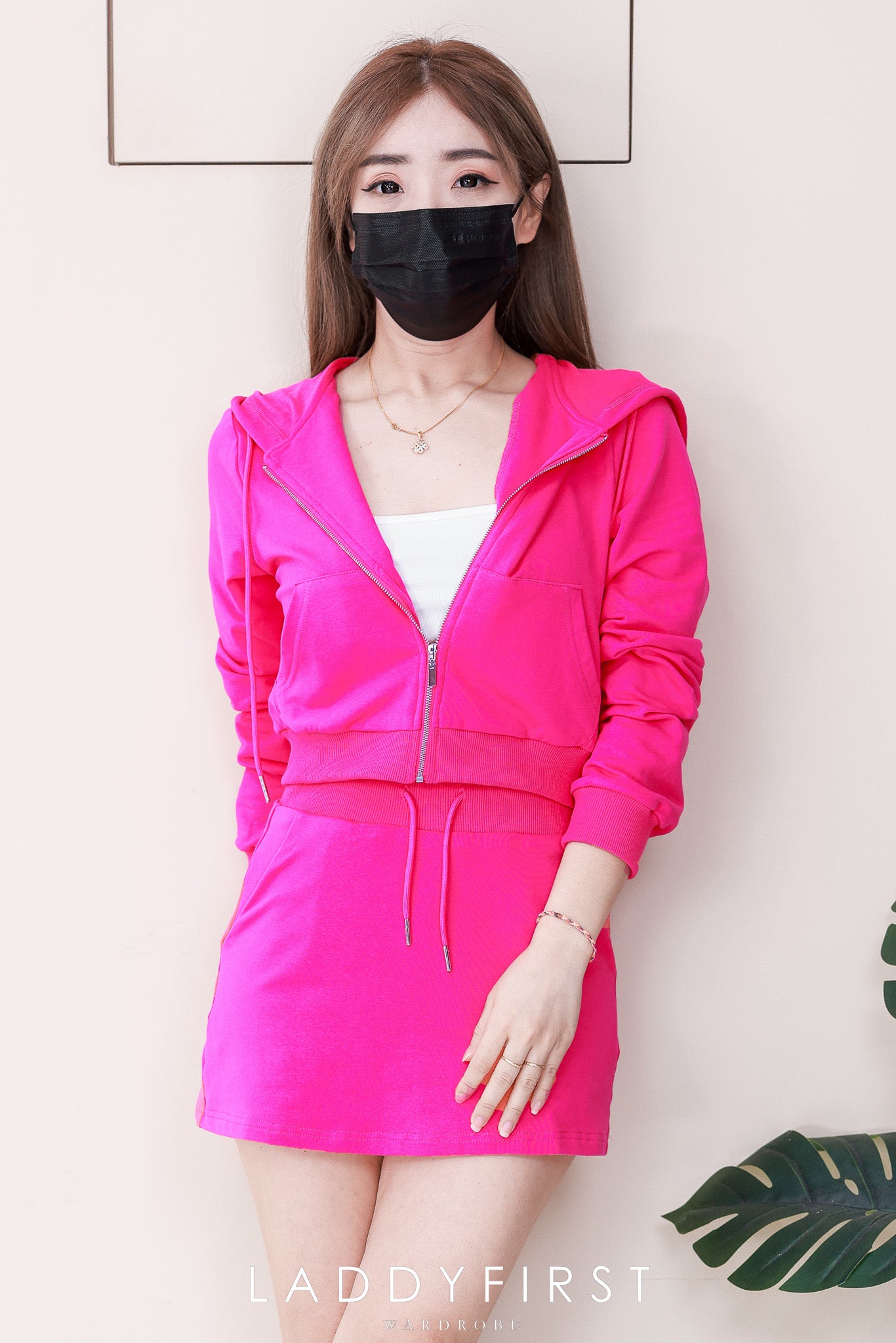 【SS3531】【独家小圆饼】高品质两件式卫衣棉简约休闲百搭套装 连帽长袖短版上衣外套➕抽绳松紧弹力高腰百搭裙子，内层有里布短裤，有口袋 ❤️❤️