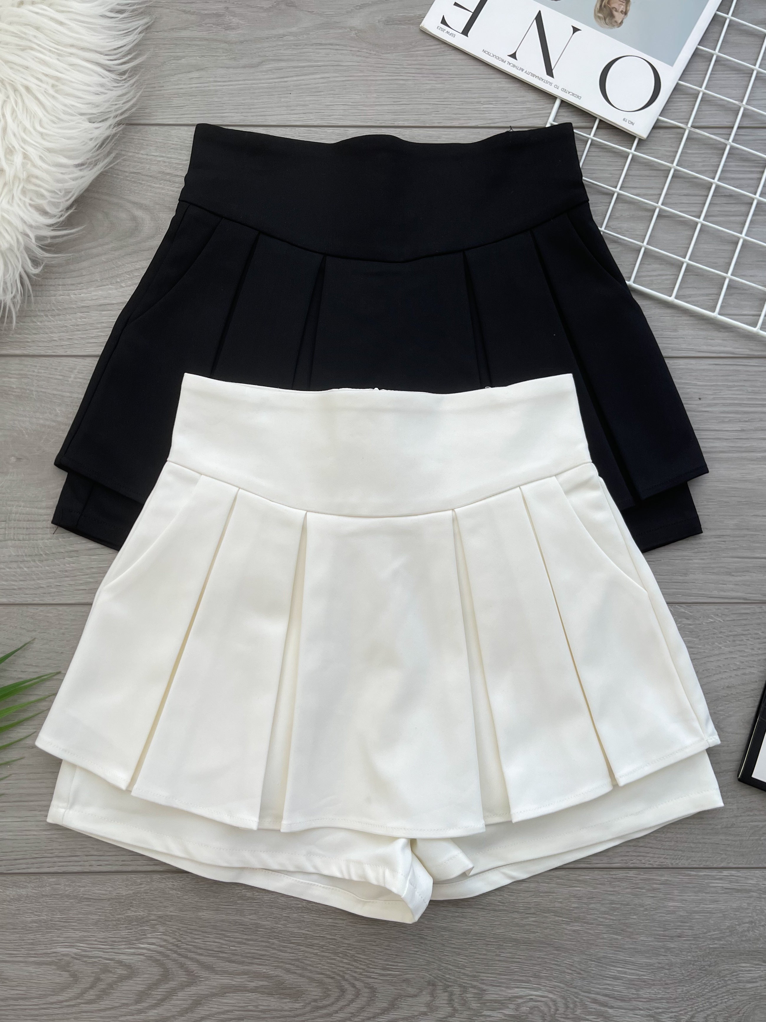 【S2524】【补厂家现货⚡⚡】高品质前后双层百褶设计厚实西装高腰时尚百搭裤裙，有口袋 ❤️❤️
