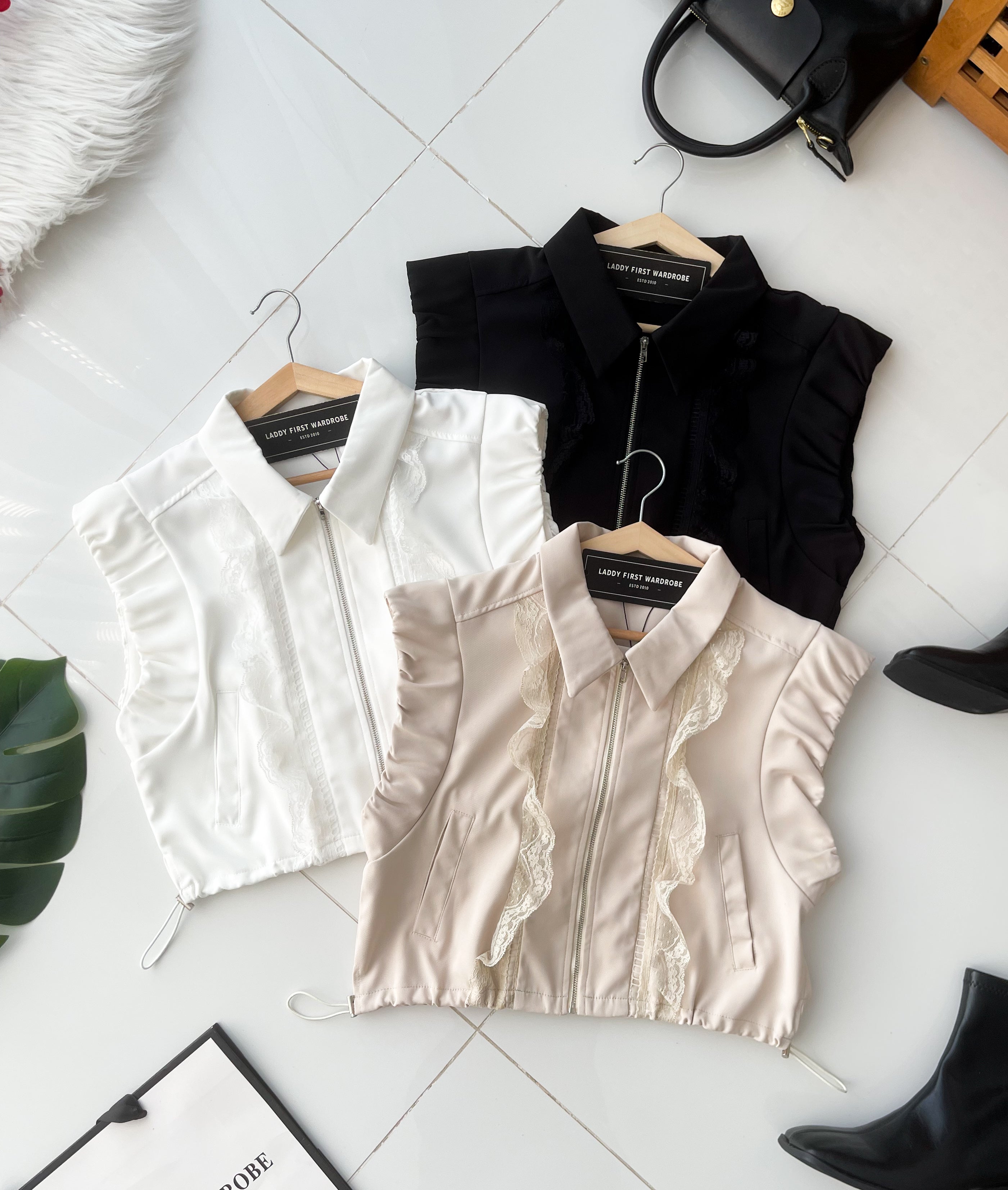 【T2682】高品质翻领无袖韩系百搭上衣，腰节抽绳收腰设计有口袋 ❤❤