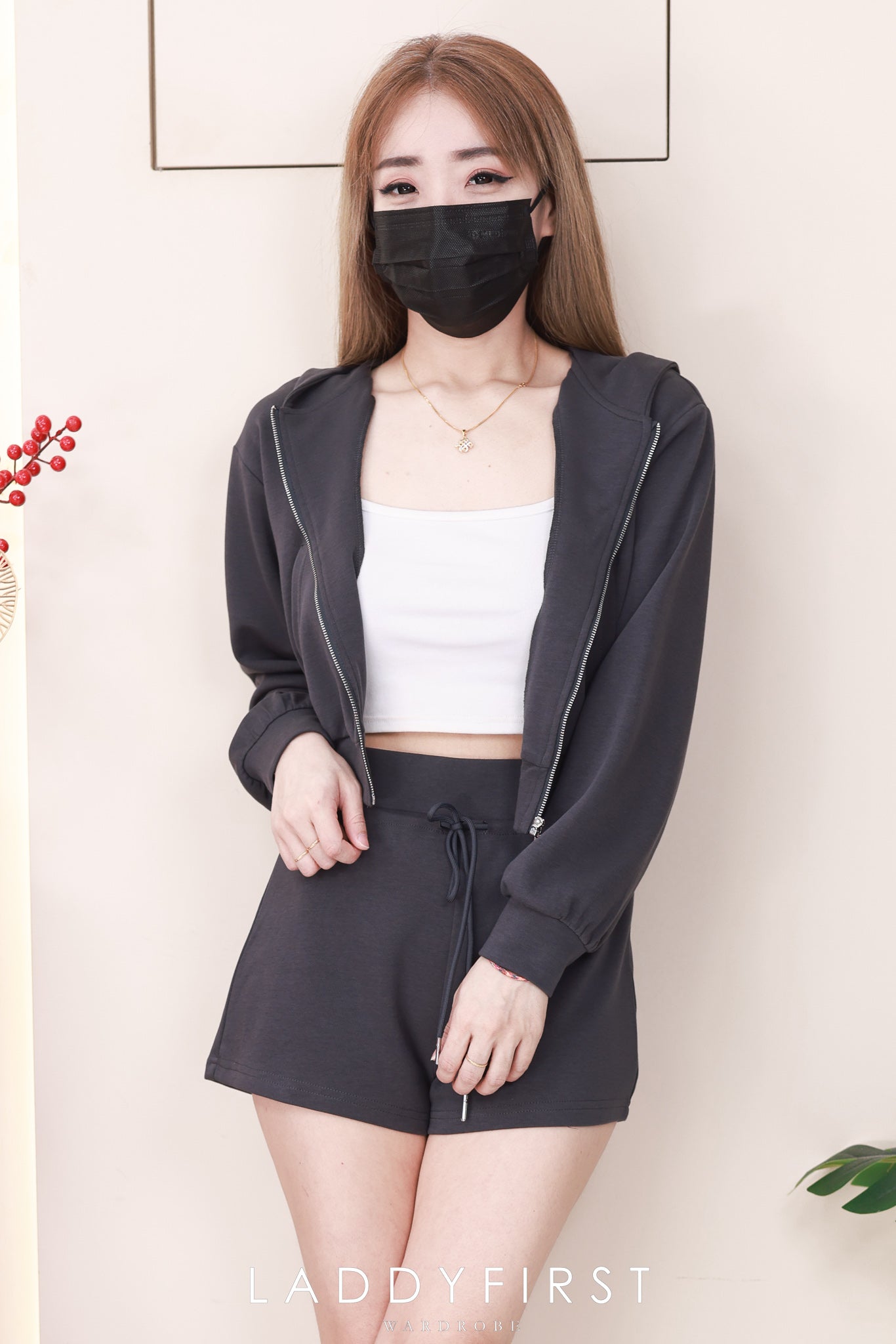 【SS3530】独家爆款高品质纯棉连帽简约休闲运动装百搭套装 连帽长袖上衣➕松紧腰弹力百搭短裤 ❤️❤️