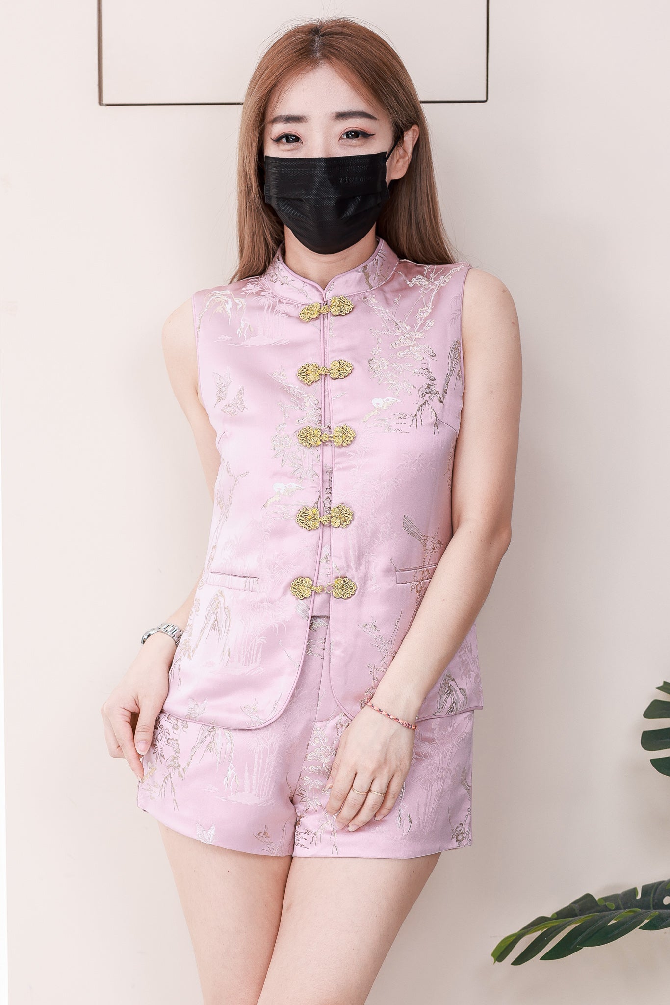 【SS21567 / 37100】高品质两件式贵气复古风提花时尚旗袍套装 立领无袖旗袍上衣➕提花高腰百搭短裤，有口袋 ❤️❤️