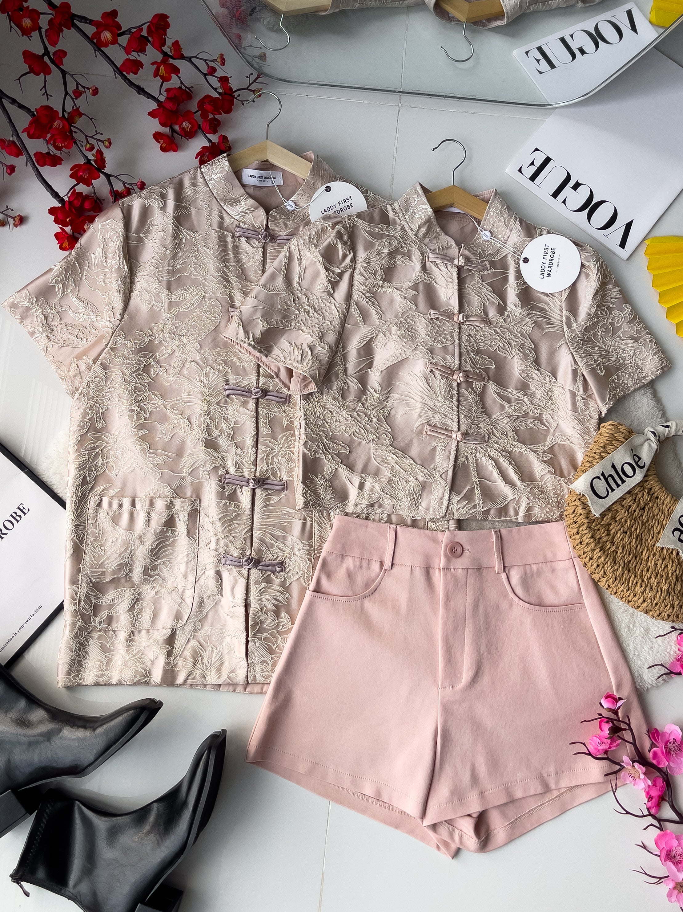 【SS3471】【LFW独家小圆饼】高品质两件式高端气质时尚提花旗袍套装 立领短袖盘扣提花旗袍上衣➕西装高腰百搭短裤，有口袋 ❤️❤️ 【D-R1-C5】