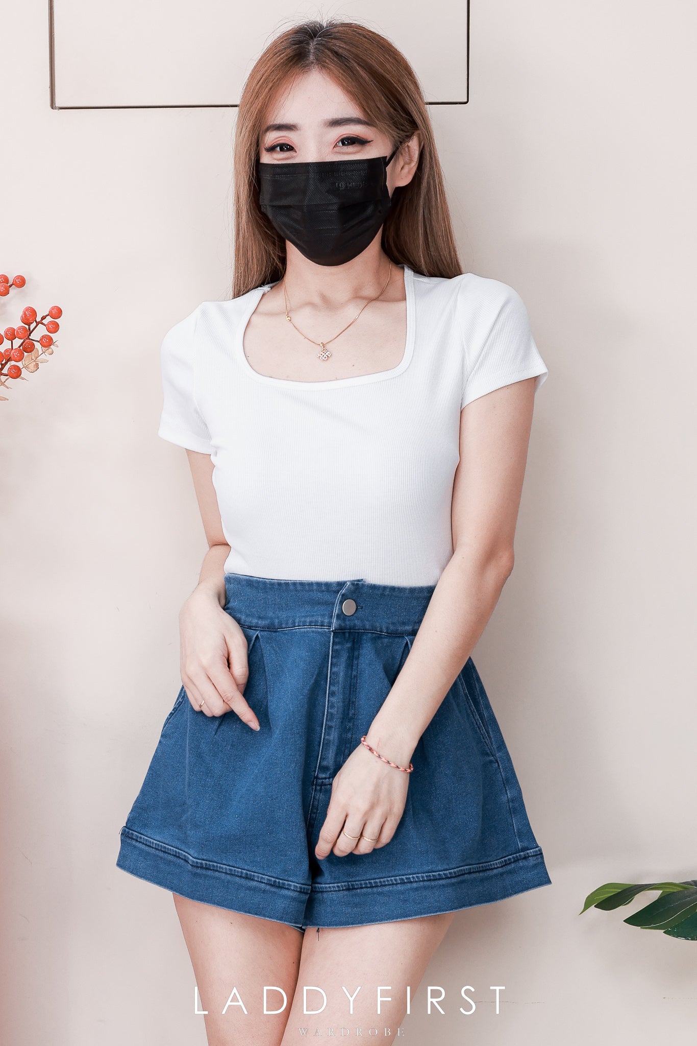 【S82544】高品质极简简约COTTON JEANS牛仔宽腿高腰百搭短裤，后腰伸缩弹力有口袋 ❤️❤️