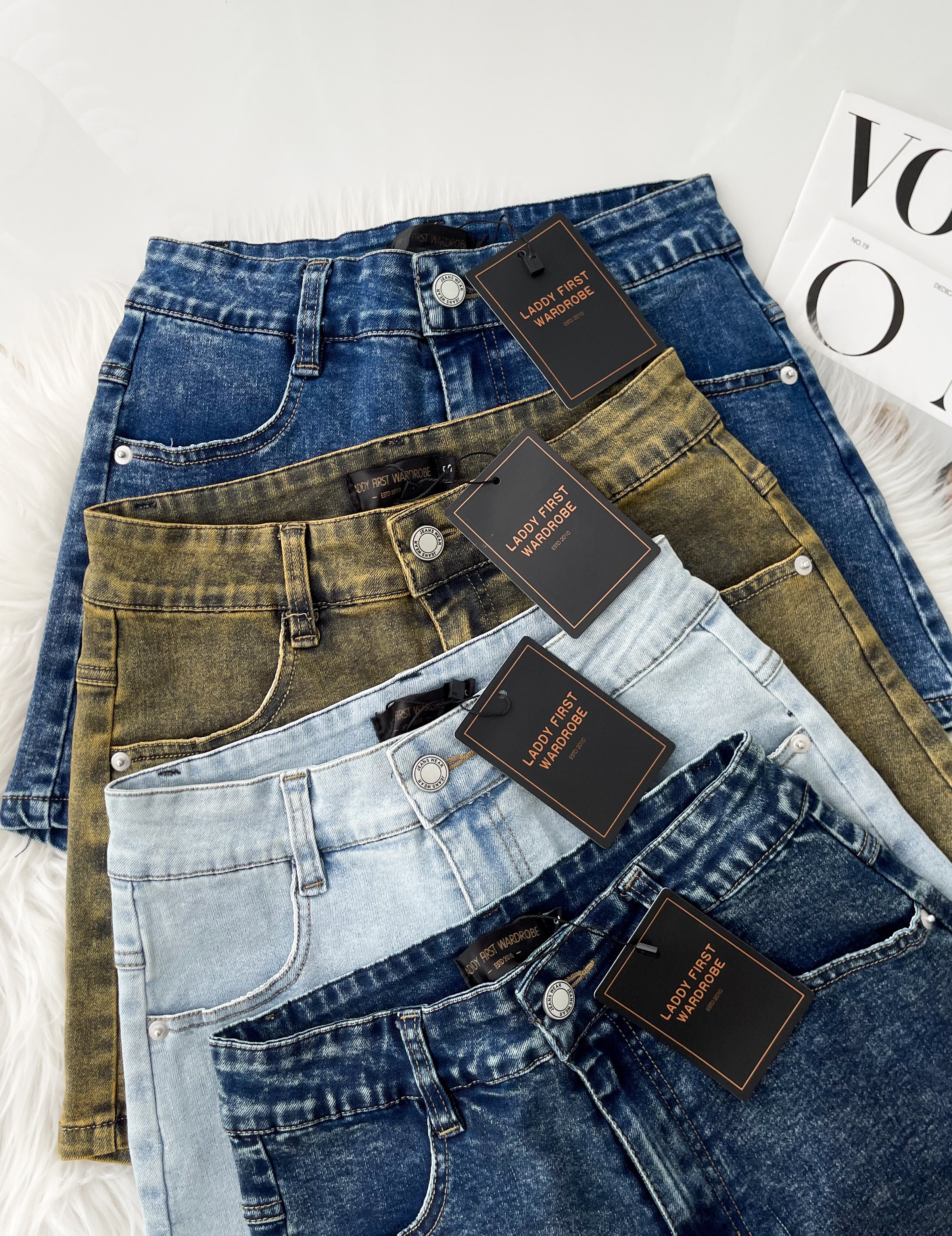 【S3520】LFW独家爆款高品质牛仔COTTON JEANS日常简约休闲百搭牛仔高腰短裤，有口袋 ❤️❤️ 【D-R3-C1】