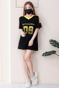 【T14260 / 9062】高品质V领09字母拉线设计纯棉OVERSIZED 上衣 ❤❤ 【B-R2-C4】