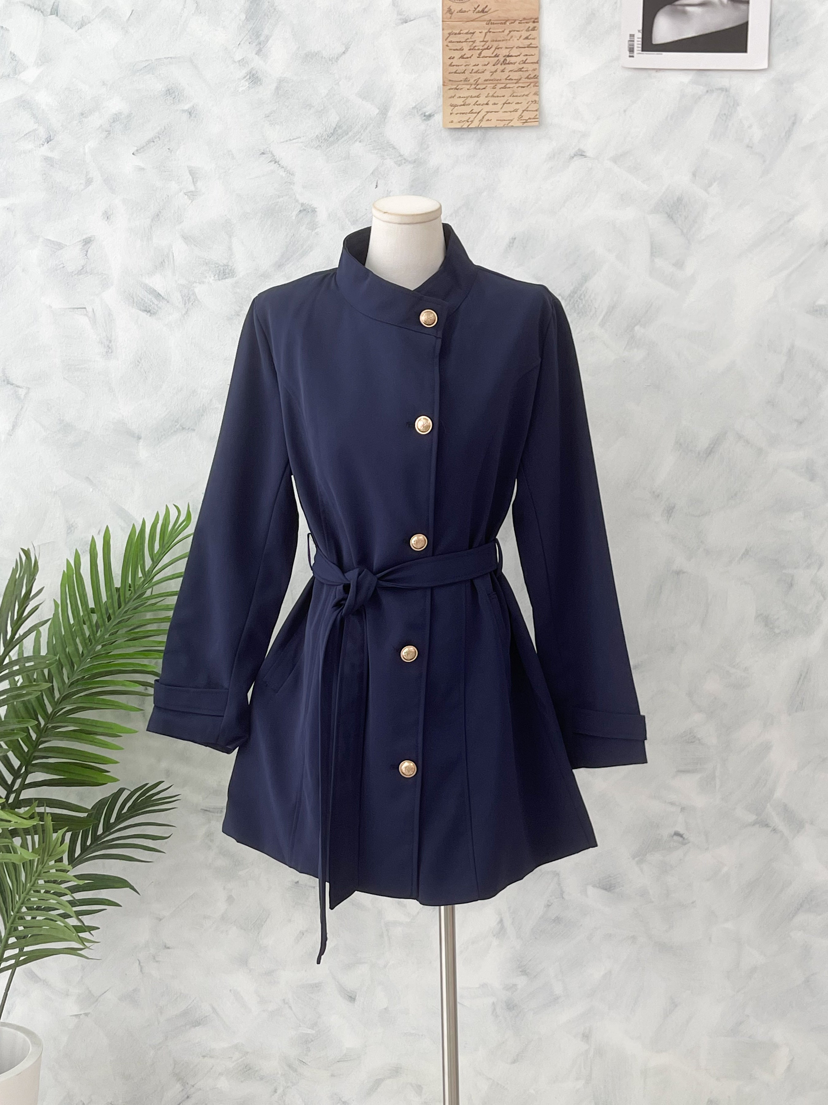 【JK2358】高品质韩式度假风气质立领长袖风衣外套/连身裙子，自辨腰带收腰，有口袋 ❤️❤️