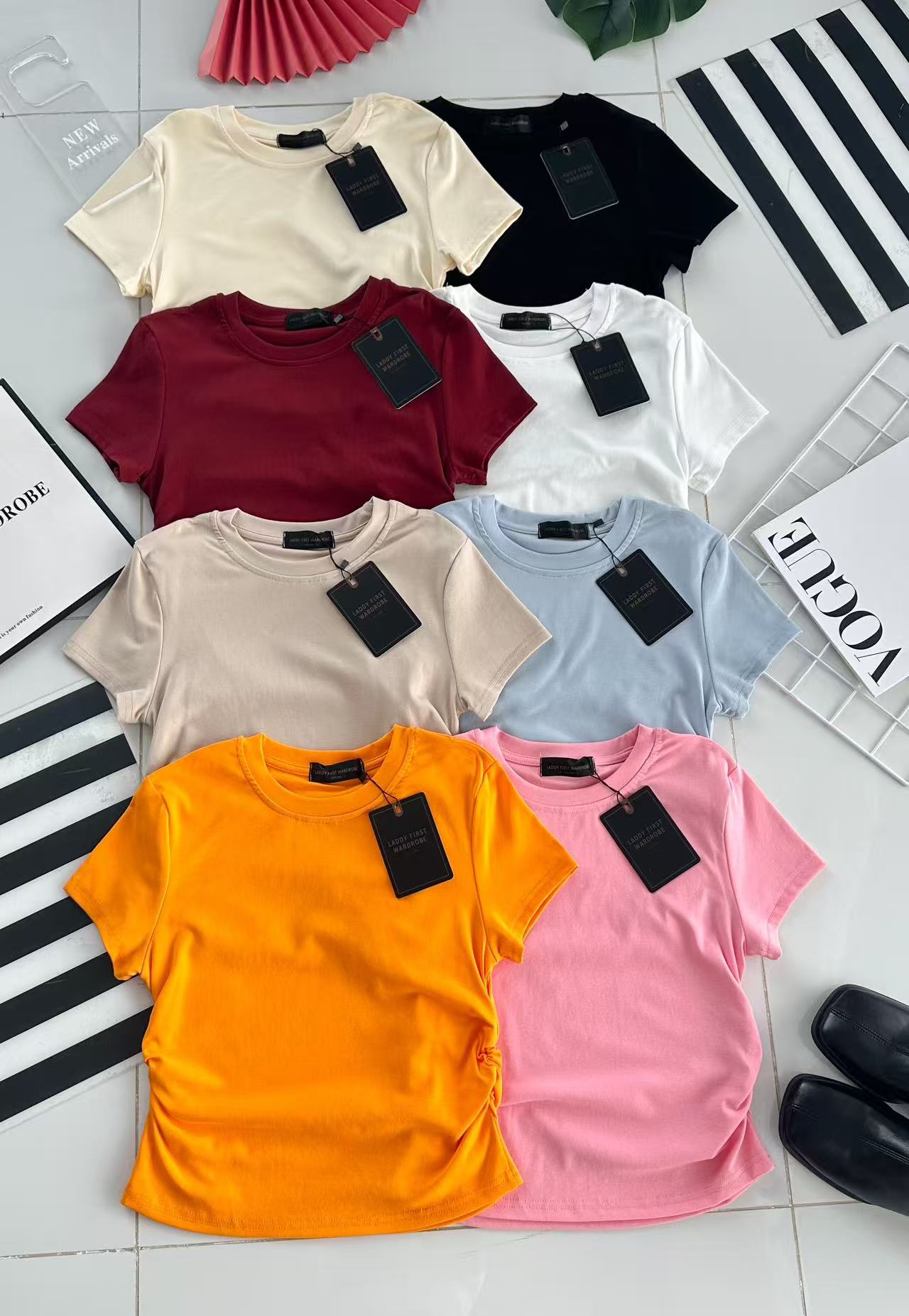 【T1061-1】🧧 宠粉福利回馈 🧧  独家爆款高品质纯棉弹力圆领短袖简约日常百搭款上衣，两侧收腰设计 #衣柜必入手百搭款 ❤❤