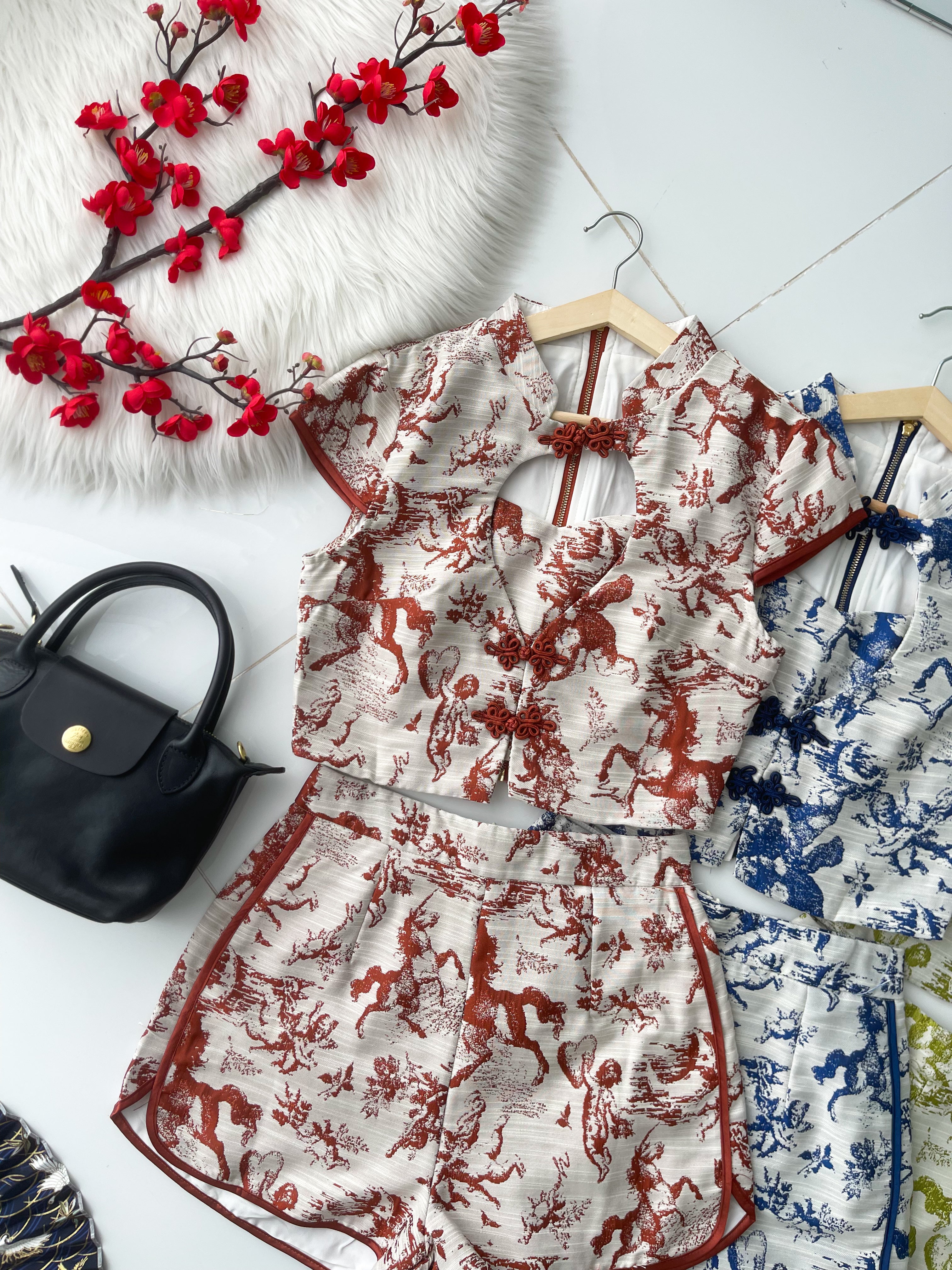 【SS21833 / 37537-9】高品质两件式新中式高调提花旗袍套装 爱心领口旗袍上衣➕提花高腰短裤 ❤️❤️