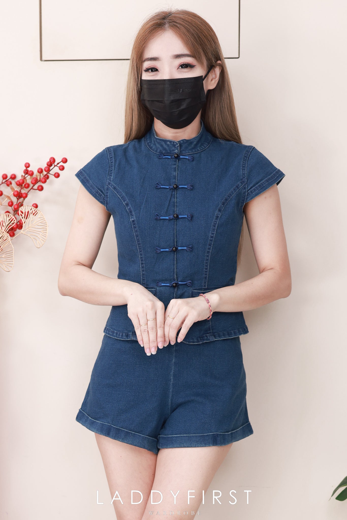 【SS98896】高品质两件式复古新中式牛仔旗袍套装 排盘扣设计出袖旗袍上衣➕牛仔高腰百搭短裤，有口袋 ❤️❤️