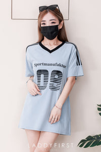 【T14260 / 9062】高品质V领09字母拉线设计纯棉OVERSIZED 上衣 ❤❤ 【B-R2-C4】
