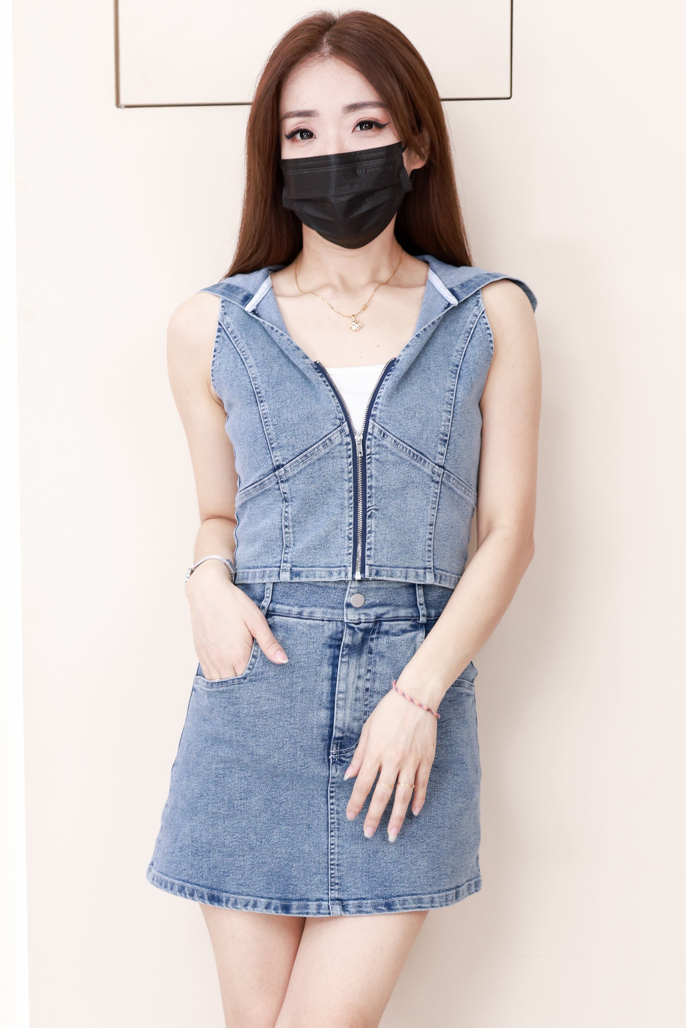 【SS7120】高品质简约时尚马甲式连帽牛仔套装 #前后裙内有裤子 牛仔无袖连帽上衣➕牛仔高腰裤裙，有口袋 ❤️❤️【B-R1-C1】