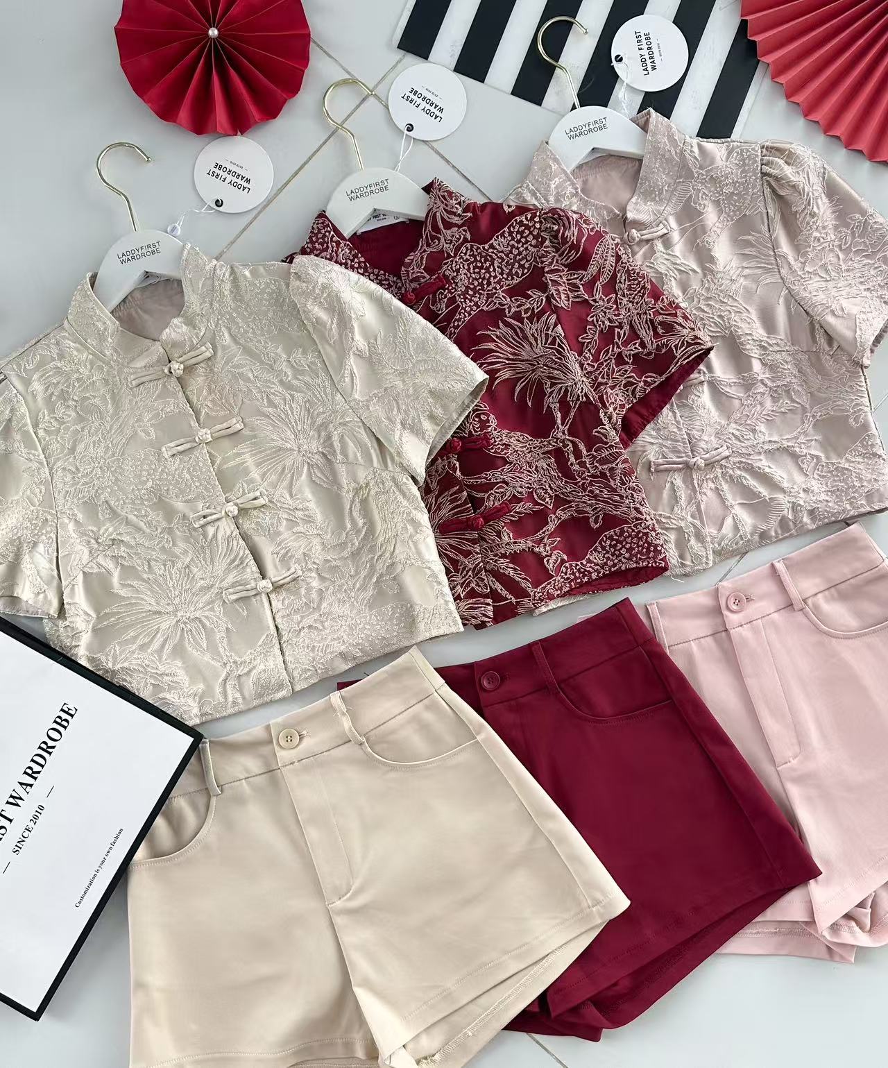 【SS3471】【LFW独家小圆饼】高品质两件式高端气质时尚提花旗袍套装 立领短袖盘扣提花旗袍上衣➕西装高腰百搭短裤，有口袋 ❤️❤️ 【D-R1-C5】