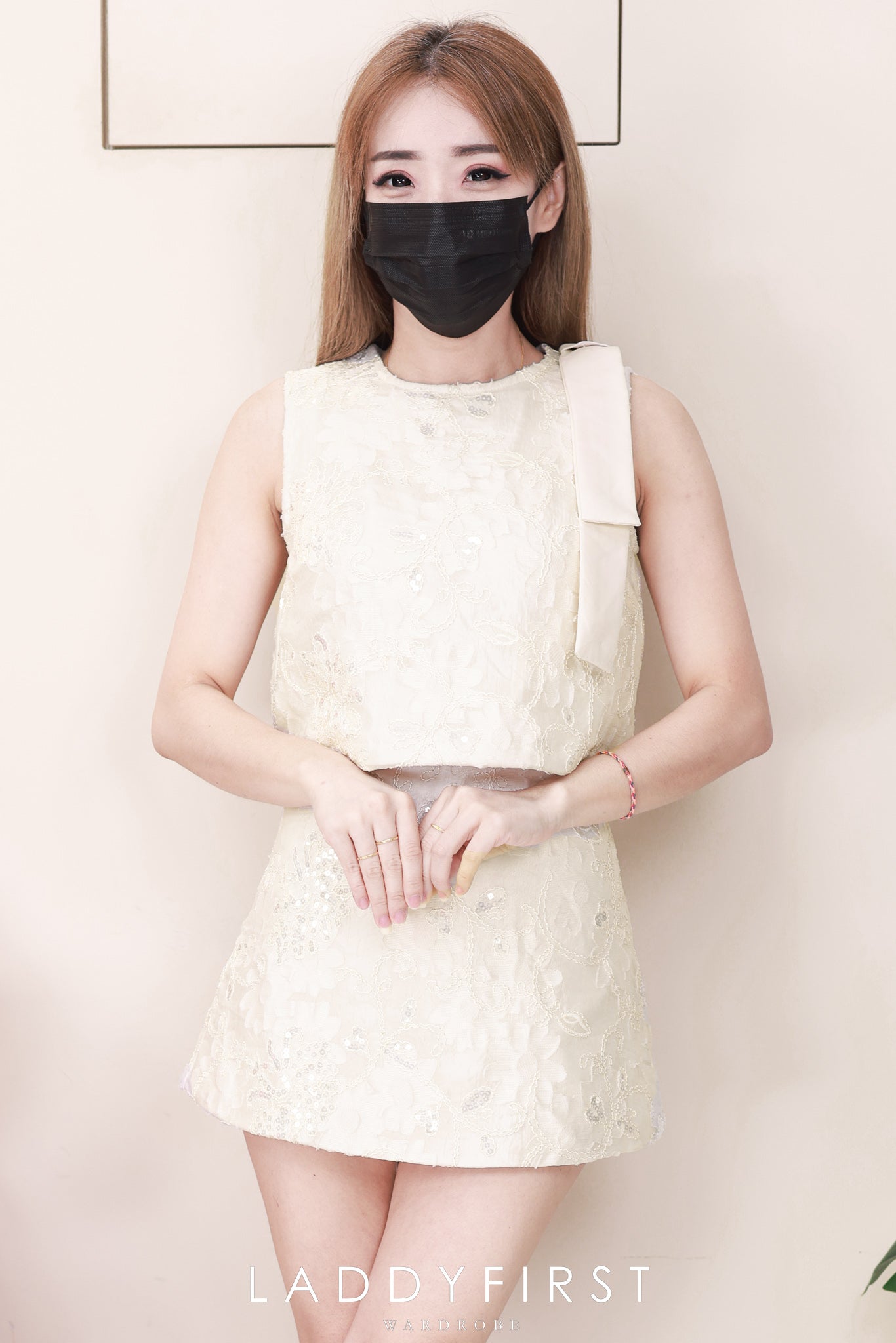 【SS25217】高品质两件式重工绣花拼接亮片套装 无袖上衣➕高腰裙子，内层有里布短裤 ❤️❤️