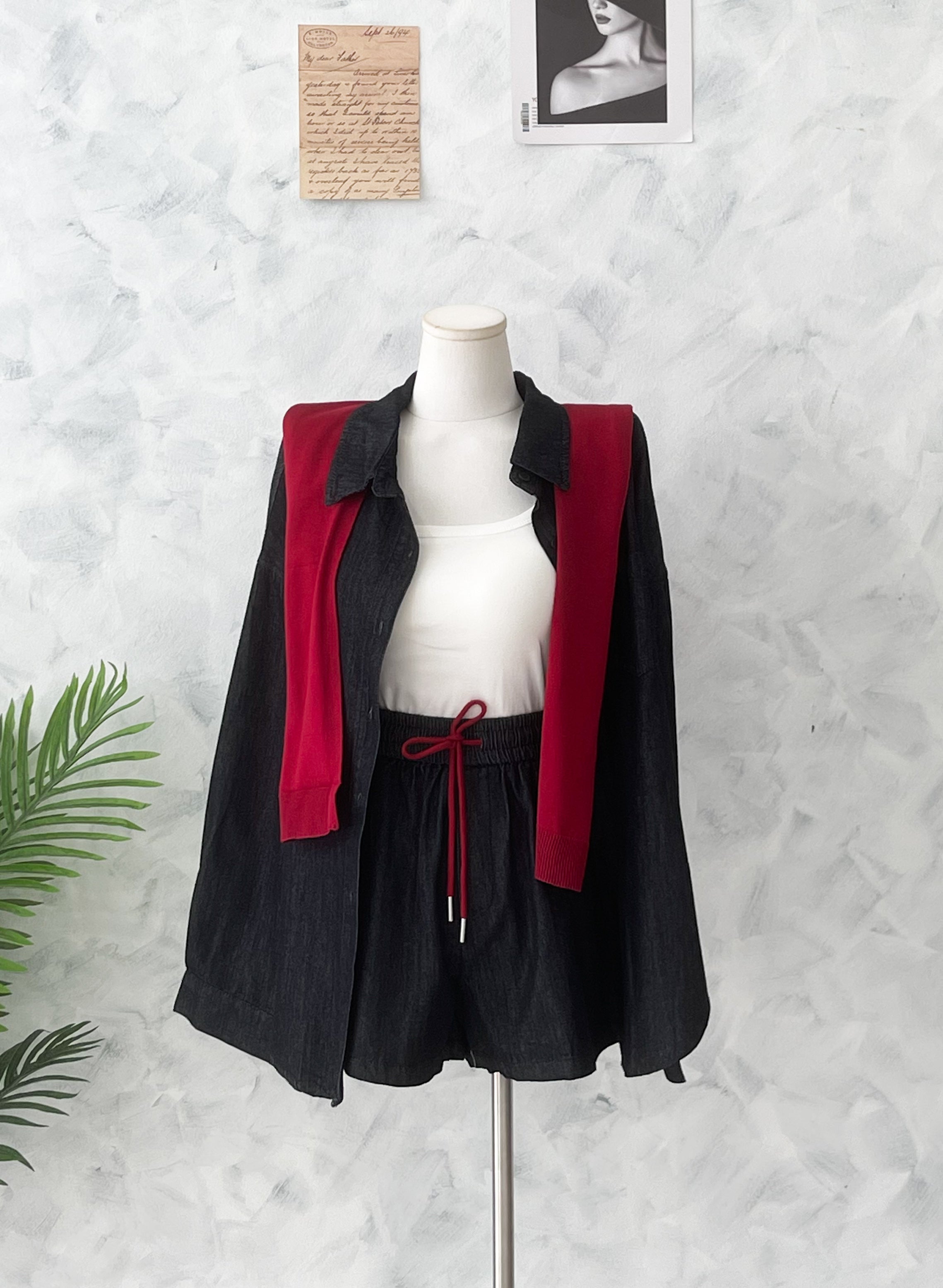 【SS8620】高品质两件式韩式牛仔简约休闲百搭套装 翻领长袖牛仔上衣➕松紧腰弹力牛仔短裤，有口袋 ❤️❤️