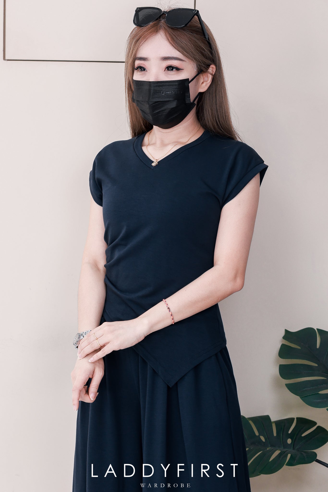 【SS9869-1】⚡补货预订款⚡高品质两件式韩式轻奢简约套装 V领修身版型纯棉百搭上衣➕松紧腰弹力阔脚高腰百搭长裤，有口袋 ❤️❤️