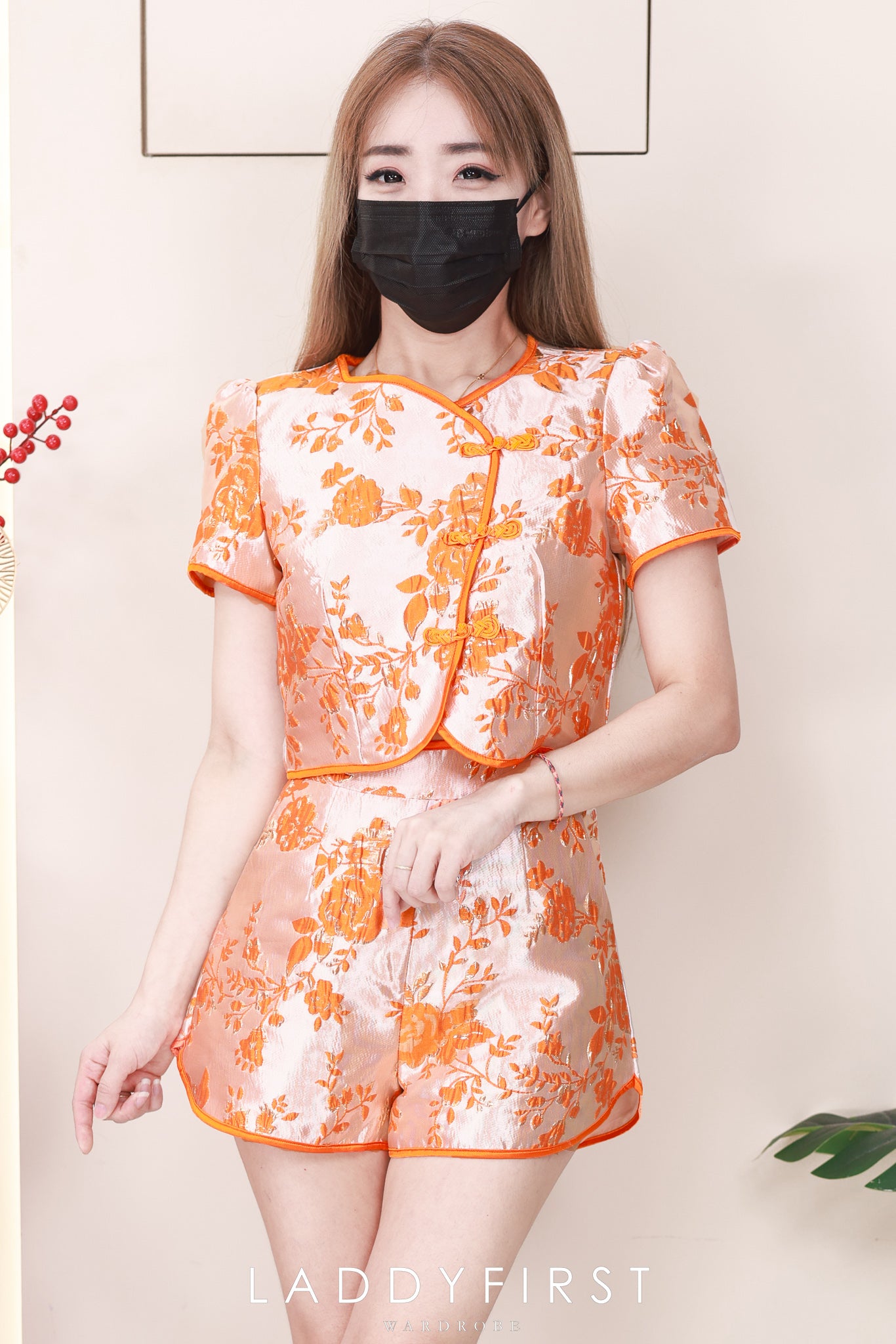 【SS23036】高品质两件式高端气质浮雕提花旗袍套装 短袖提花旗袍上衣➕提花短裤，有口袋❤️❤️