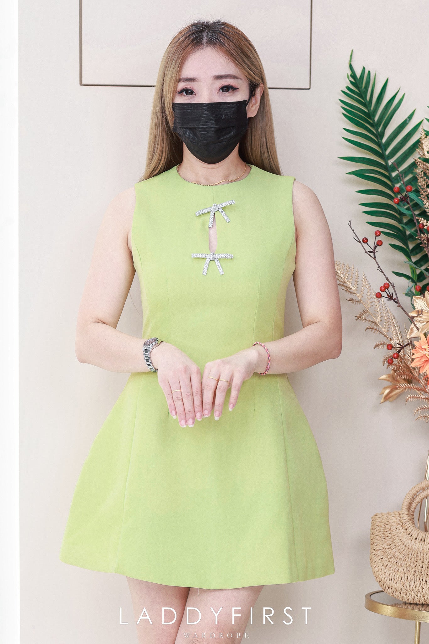 【D52728】高品质甜美温柔风简约西装无袖连身裙子，搭配蝴蝶结水钻针扣点缀，有口袋 ❤️❤️