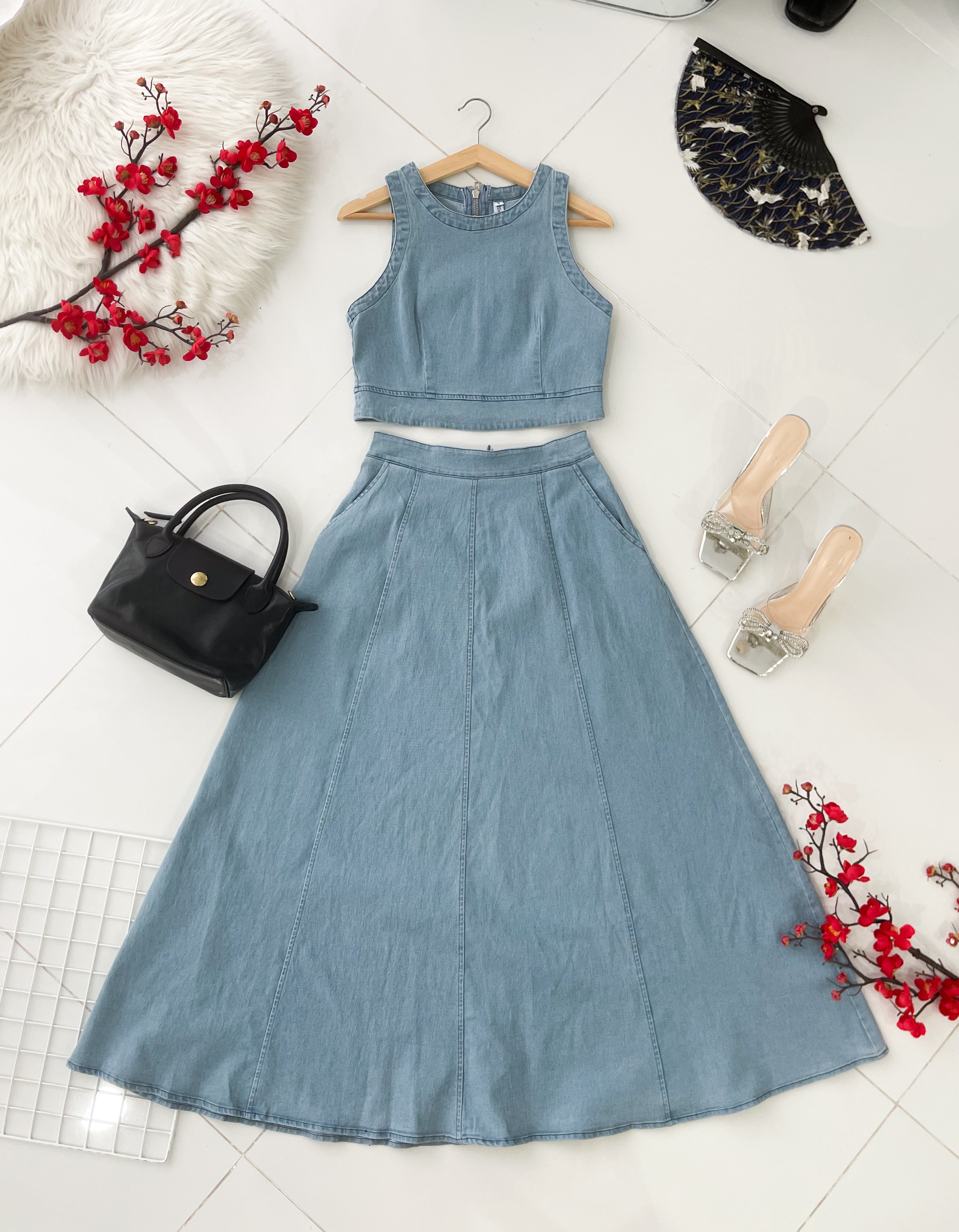 【SS21767 / 19835-1】⚡补货预订款⚡高品质两件式气质感韩系牛仔时尚套装 无袖牛仔短版上衣➕牛仔高腰长裙，有口袋 ❤️❤️