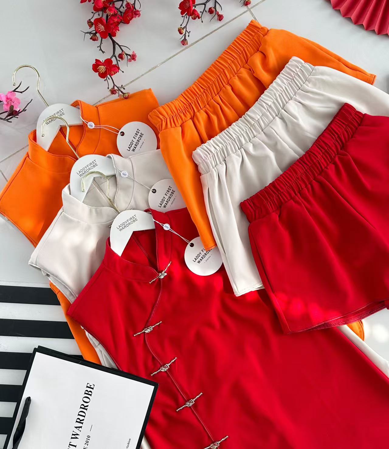 【SS3481】【LFW独家小圆饼】高品质两件式减龄洋气时尚新中式国风西装旗袍套装 排盘扣无袖旗袍连衣裙➕松紧腰弹力高腰百搭短裤，有口袋 ❤️❤️