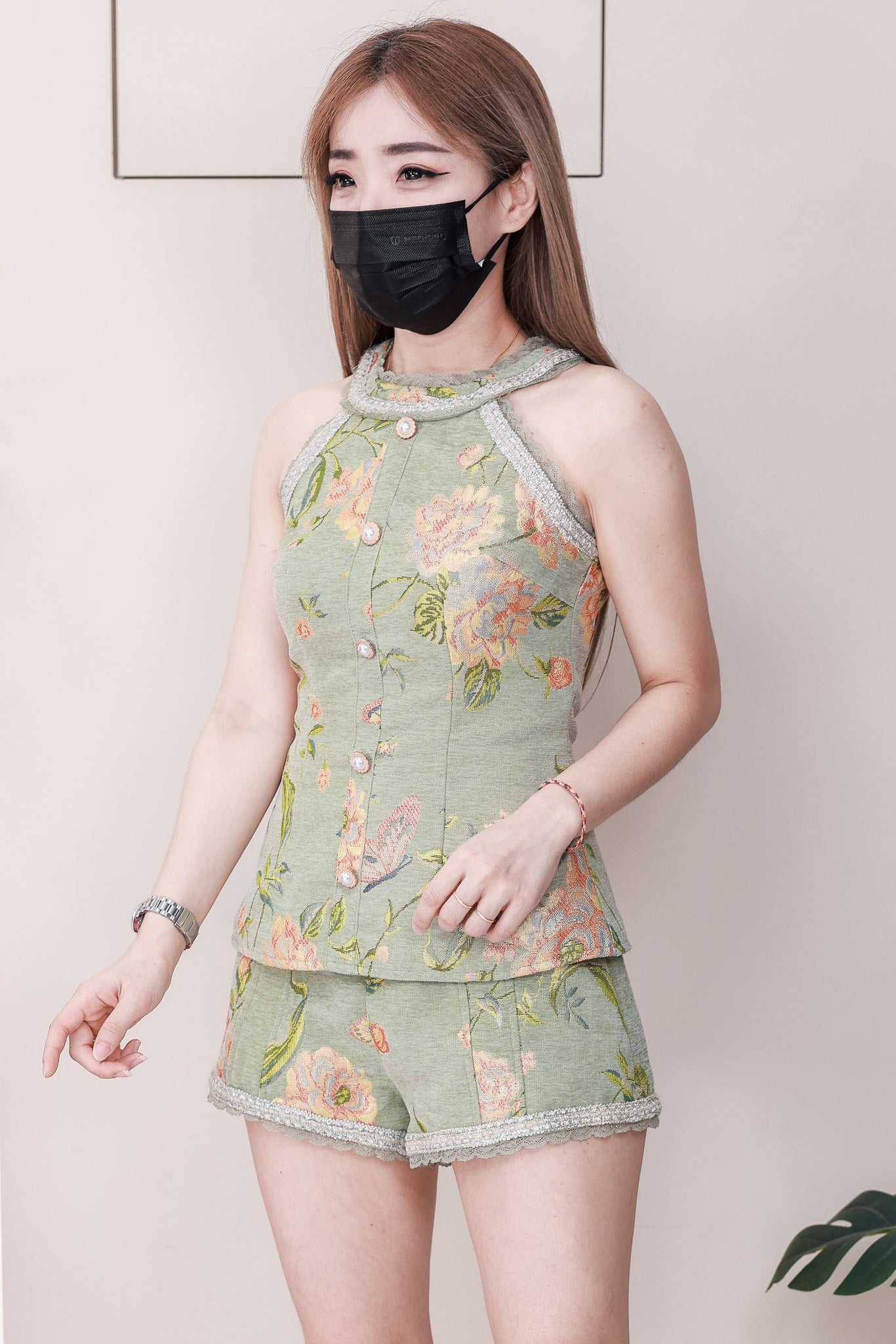 【SS3494】🧧 宠粉福利回馈 🧧 【LFW独家小圆饼】高品质两件式雪尼尔棉质CUT IN提花套装 无袖CUT IN收腰设计上衣➕高腰短裤，有口袋 ❤️❤️