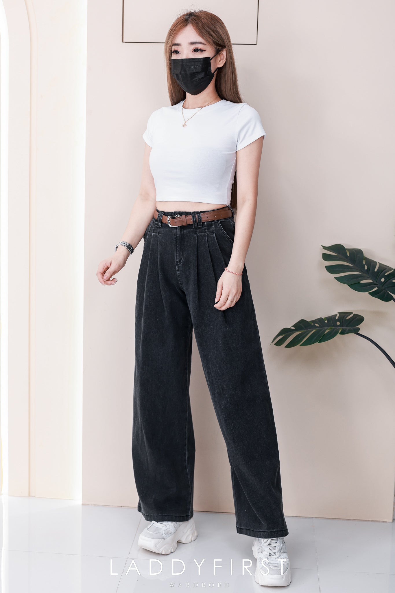 【L51357-1】⚡补货预订款⚡高品质显瘦显长腿直筒阔脚COTTON JEANS牛仔高腰百搭短裤，搭配配送腰带，有口袋 ❤️❤️