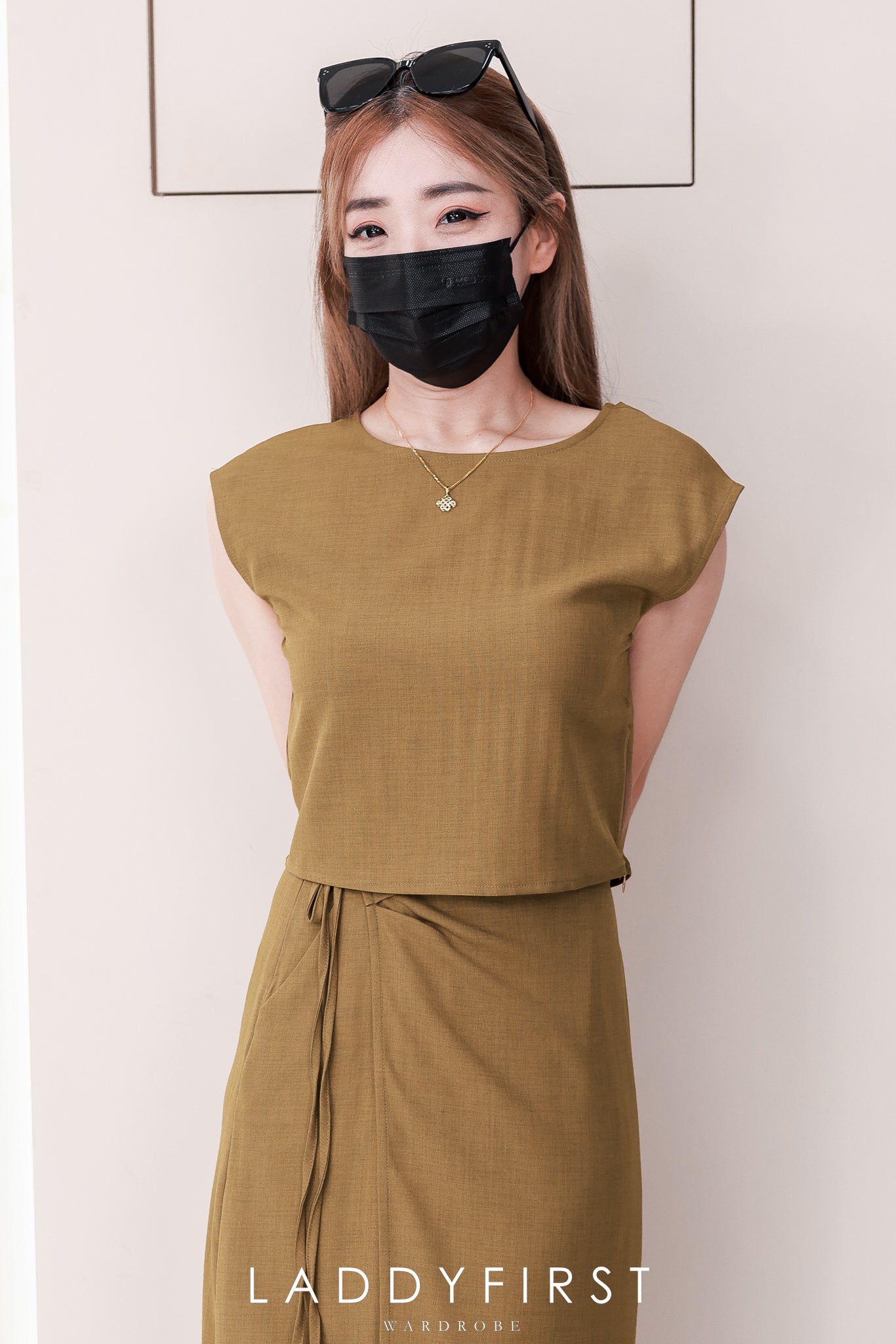 【SS21690 / 19739】高品质两件式御姐风韩版时尚套装 宽松版无袖上衣➕高腰百搭长裙，有口袋 ❤️❤️ 【A-R2-C2】