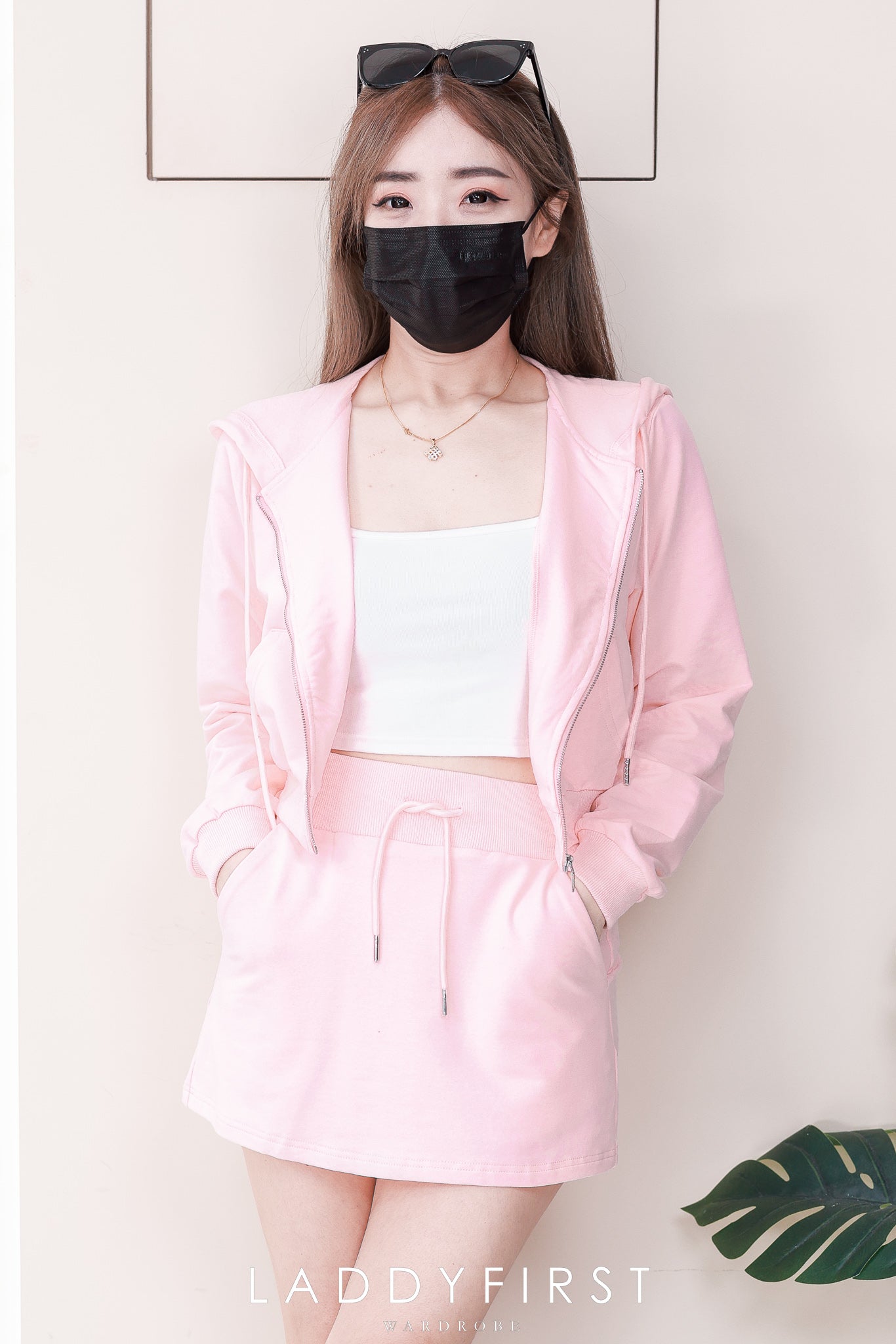 【SS3531】【独家小圆饼】高品质两件式卫衣棉简约休闲百搭套装 连帽长袖短版上衣外套➕抽绳松紧弹力高腰百搭裙子，内层有里布短裤，有口袋 ❤️❤️