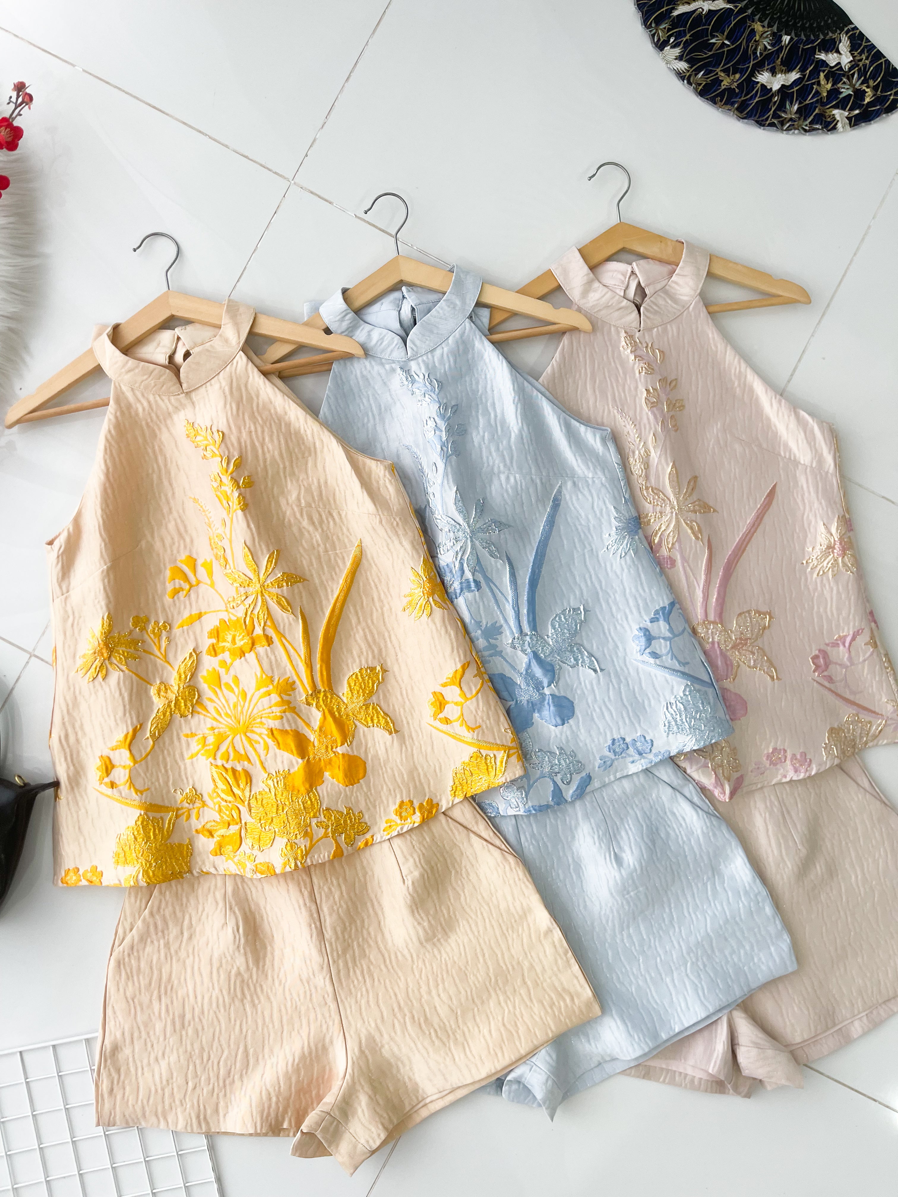 【SS21841 / 62306】高品质两件式高端大气名媛风提花旗袍套装 浮雕提花上衣➕高腰短裤，有口袋 ❤️❤️